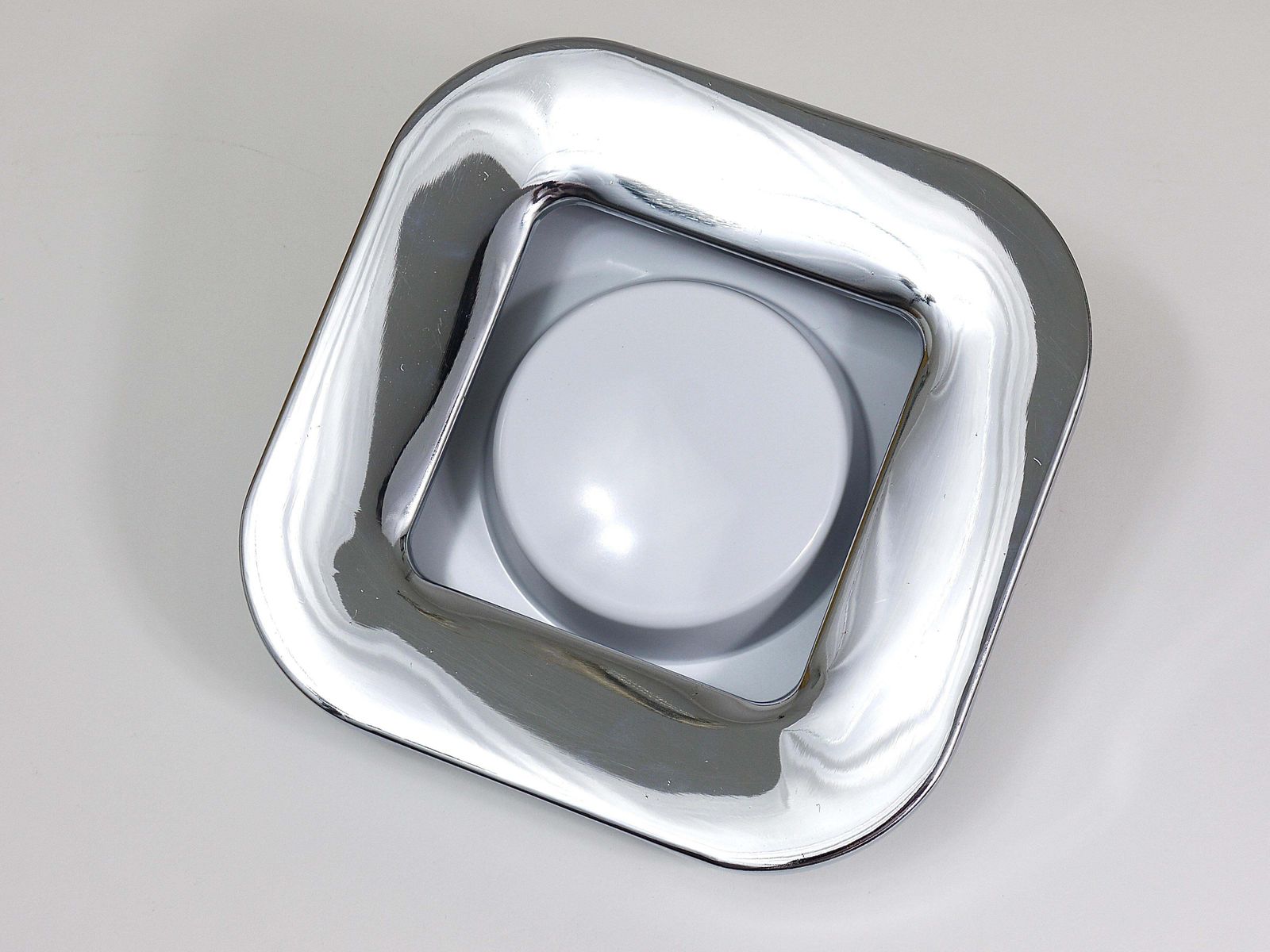 photo buy Ico Parisi Square White Ashtray, Chrome & Melamine By Lamperti, Italy, 1970s