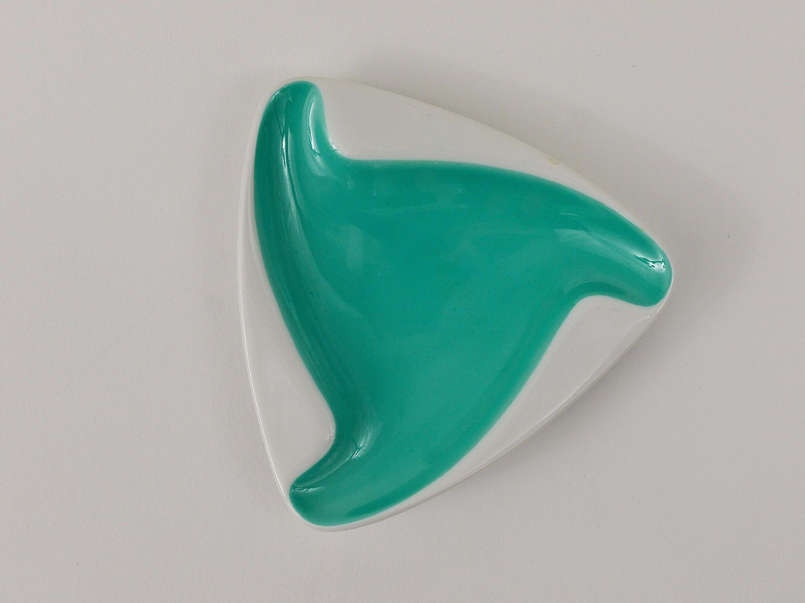 Augarten Vienna Turquoise Midcentury Fine Porcelaine Ashtray, Austria, 1950s photo vinterior