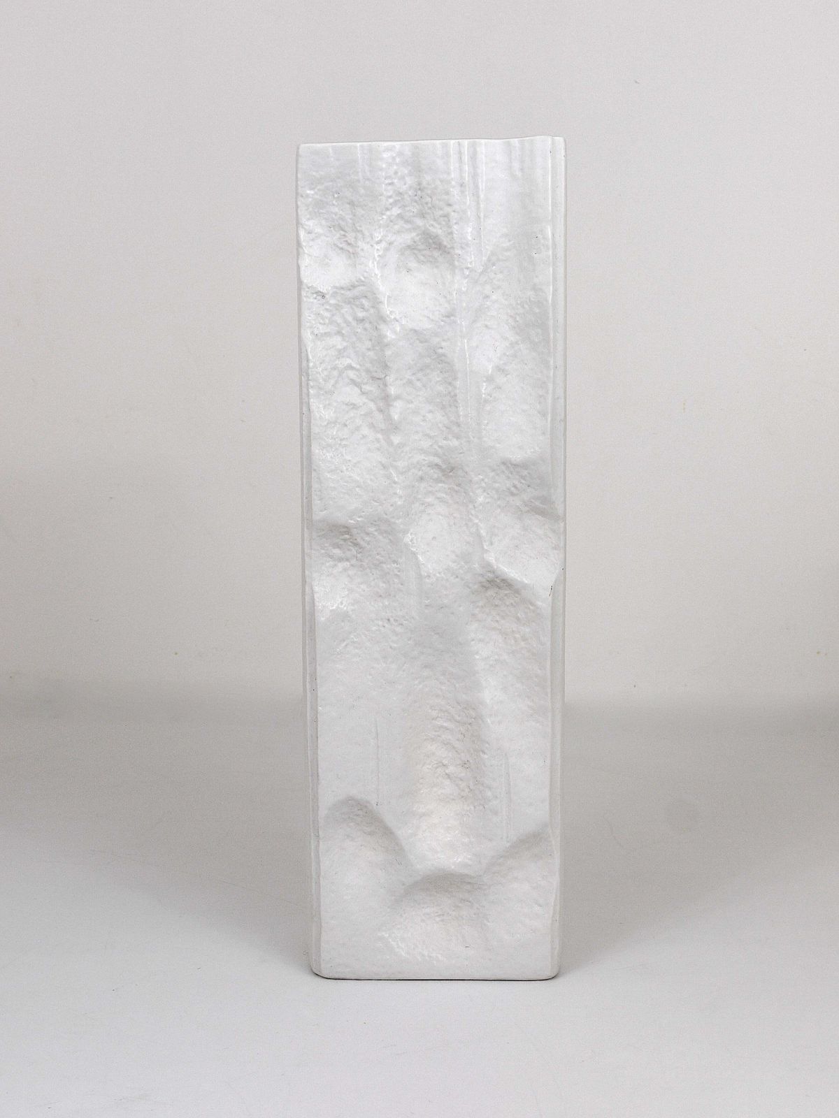 Huge White Relief Op Art Porcelain Vase, Martin Freyer, Rosenthal Germany, 1960s photo vinterior