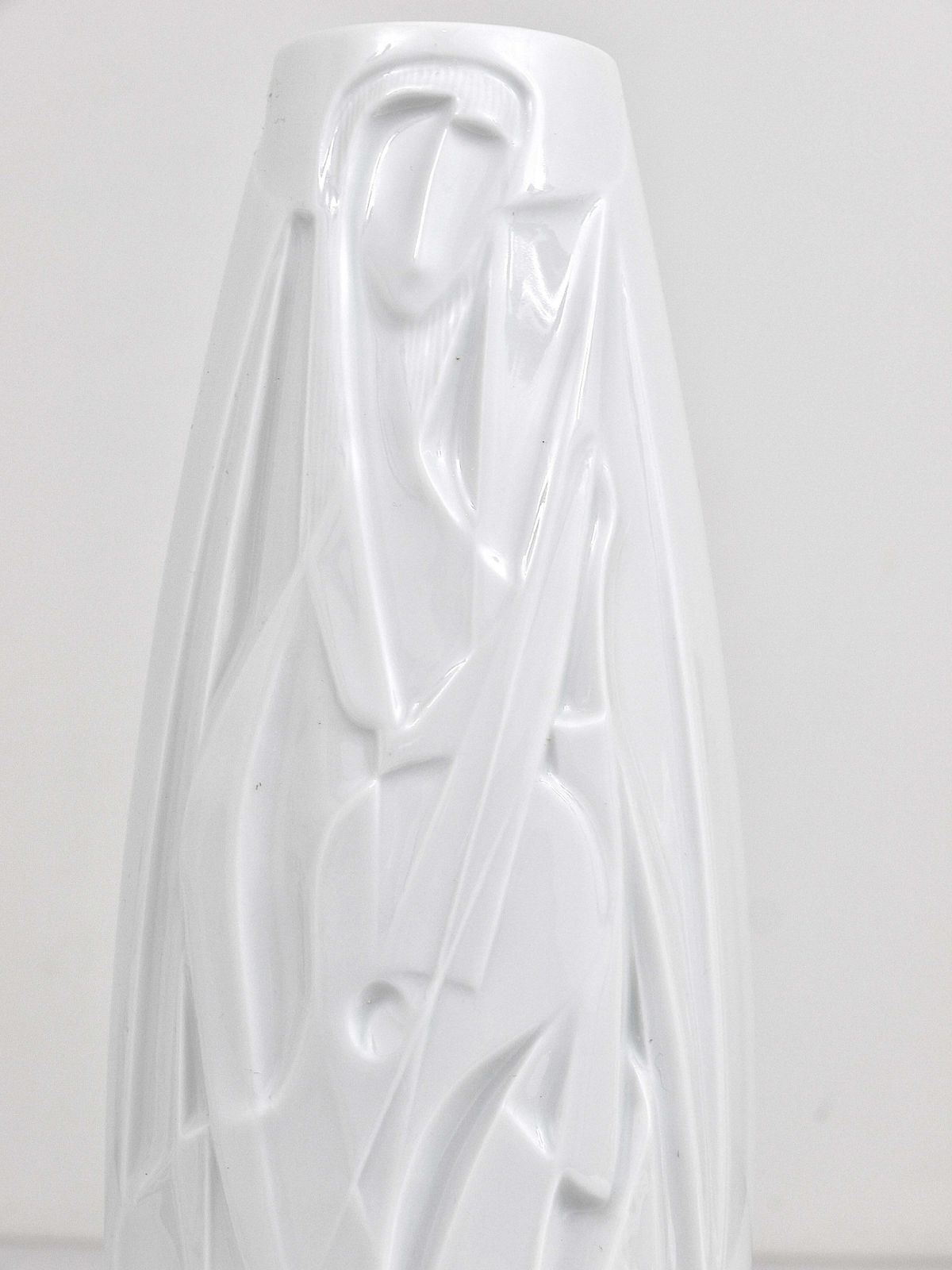 Cuno Fischer Rosenthal Studio Linie White Relief Op Art Porcelain Vase, 1960s photo Home Decor