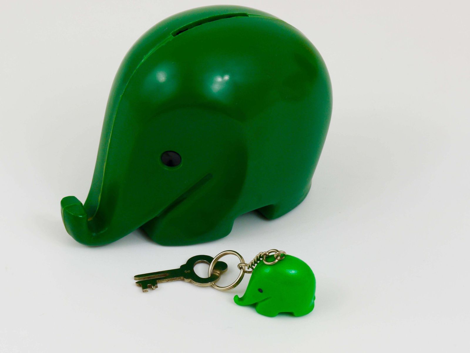 Luigi Colani Drumbo Green Elephant Money Bank For Dresdner Bank, 1970s photo buy
