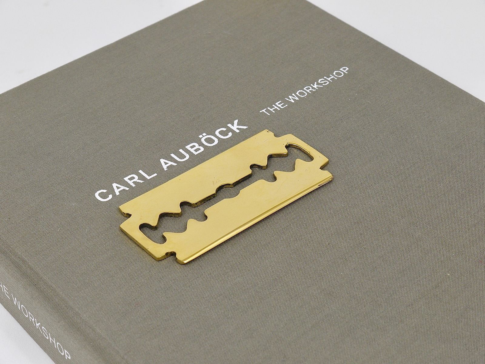 Carl Auböck Handcrafted Razor Blade Brass Paperweight #5378, Austria photo vinterior
