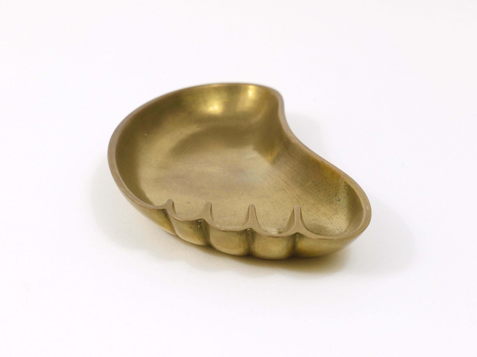 photo vinterior Werkstätte Hagenauer Sculptural Foot Bowl Or Tray, Midcentury, Brass, Austria