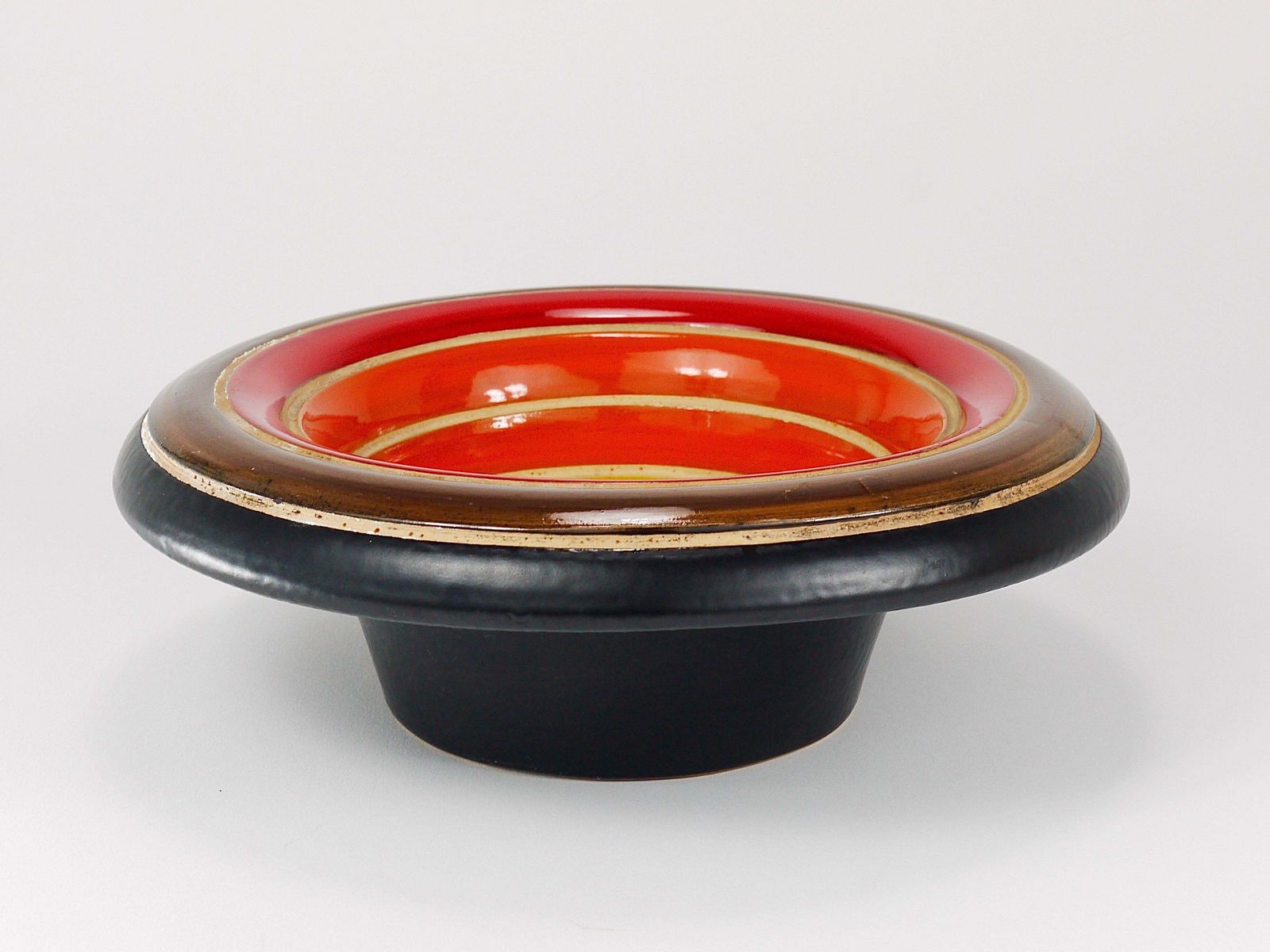 Aldo Londi Bitossi Striped Mid Century Ceramic Centerpiece Bowl, Italy, 1960s photo for sale
