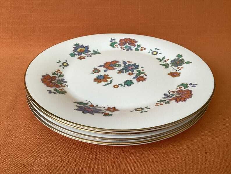 1970s Royal Doulton ‘Madrigal’ Dinner Plates H5014 (Set Of 4), Royal Doulton Madrigal Design, Fine Bone China, Royal Doulton 10.5” Plates photo furniture