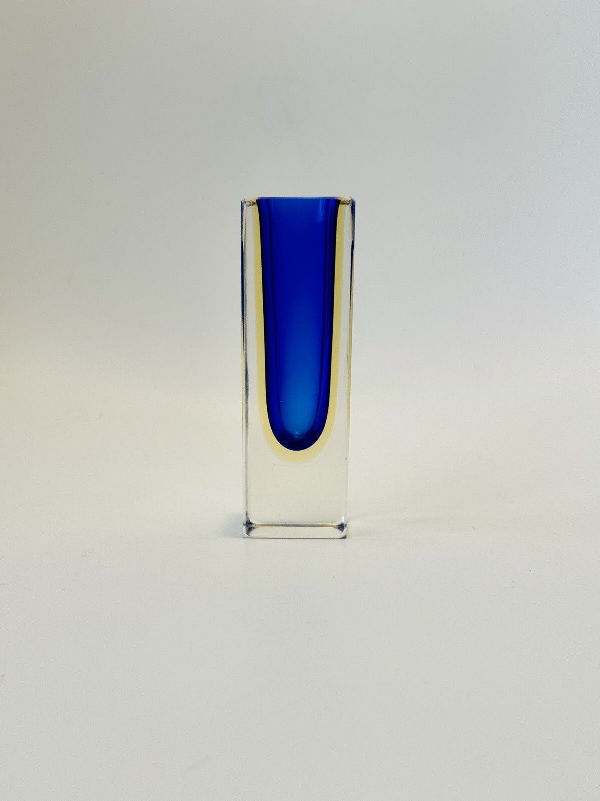 Beautiful Murano Faceted Cobalt Blue & Pale Amber Sommerso Glass Block Vase photo 100.0