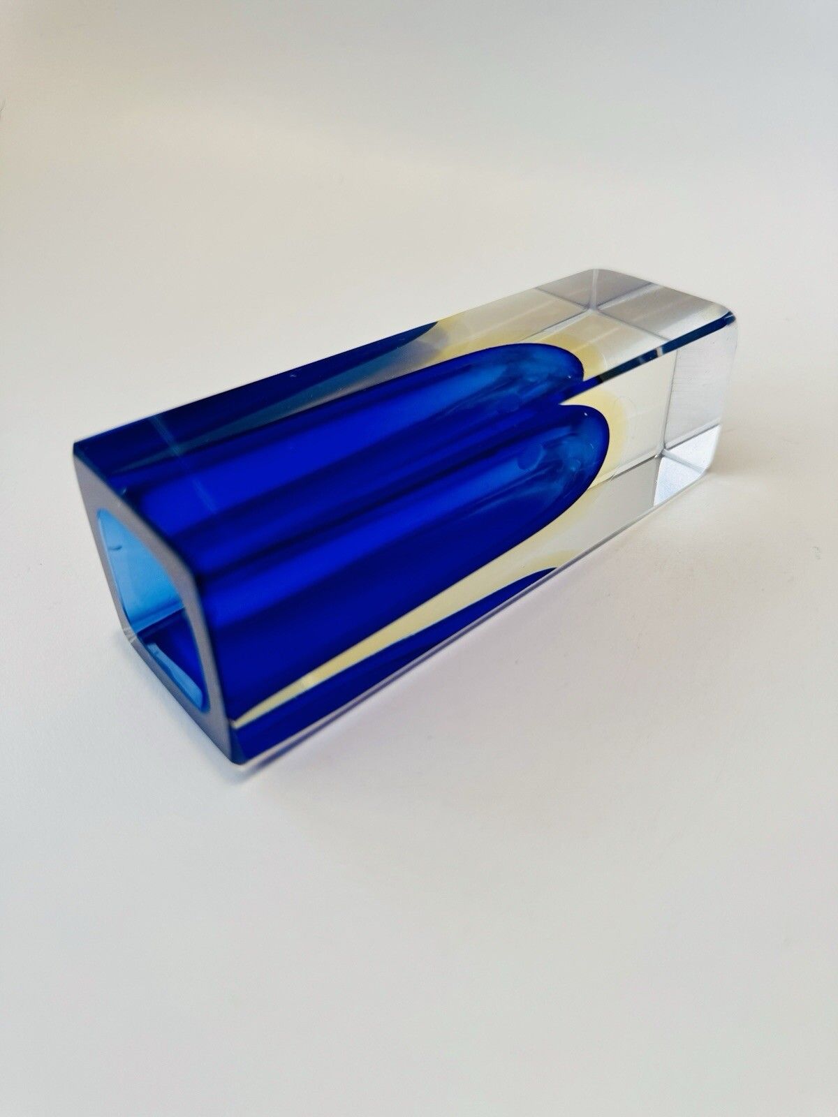 photo vintage Beautiful Murano Faceted Cobalt Blue & Pale Amber Sommerso Glass Block Vase