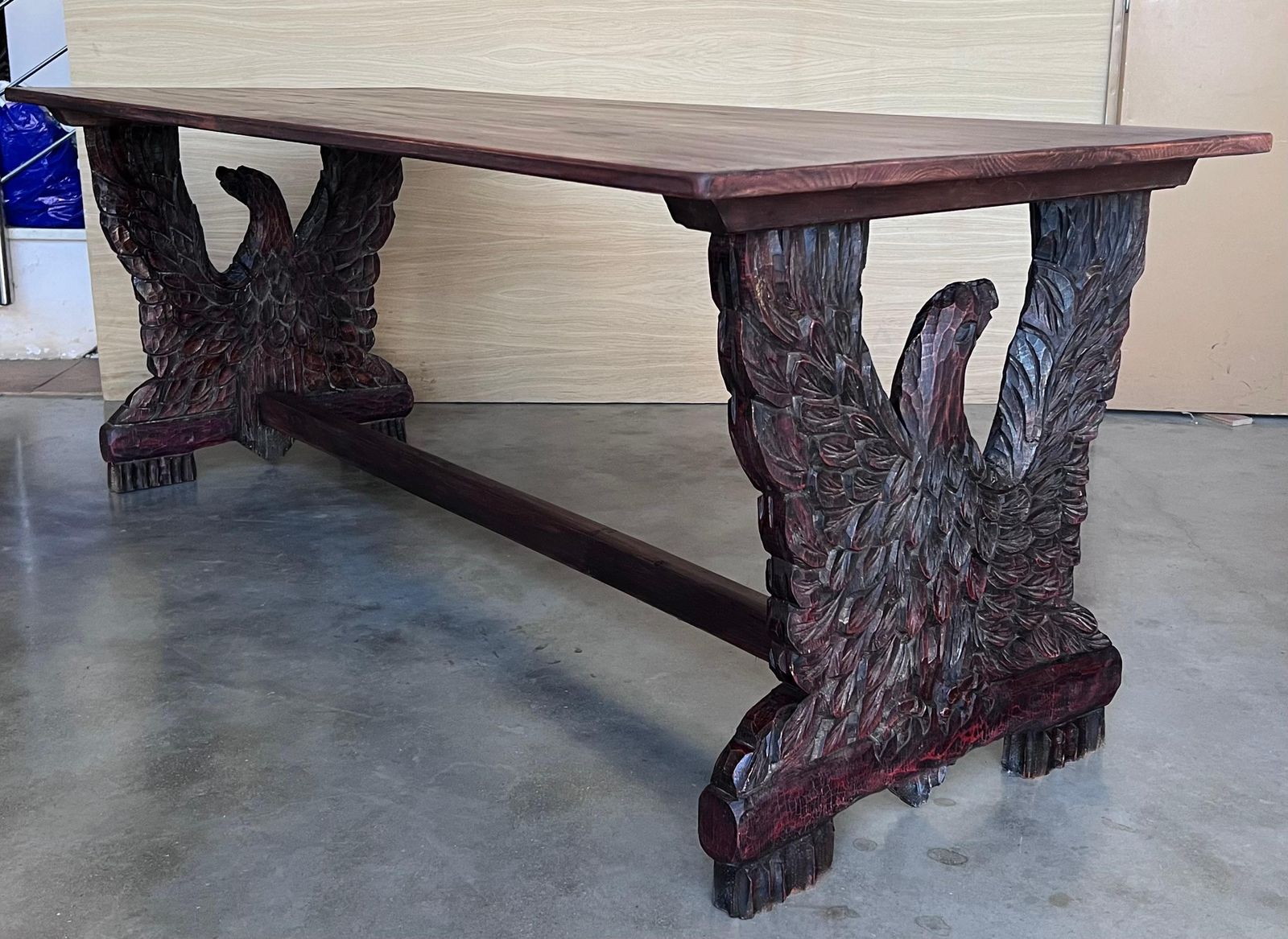 7972.0 Early 20th Dining Room Or Center Table With Carved Walnut Pedestal Eagles photo