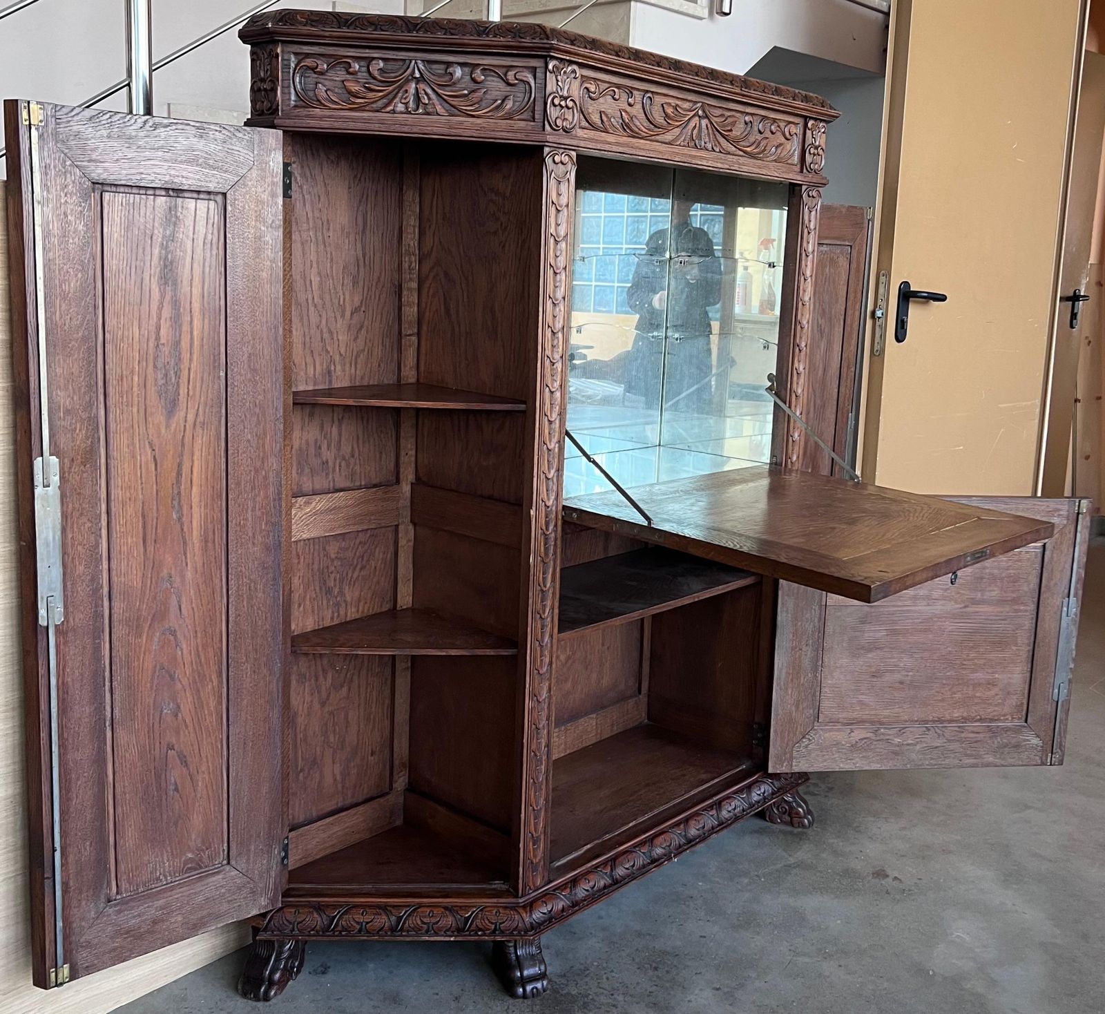 Spanish Baroque Cabinet Bar In Carved Walnut, 1910s photo vinterior