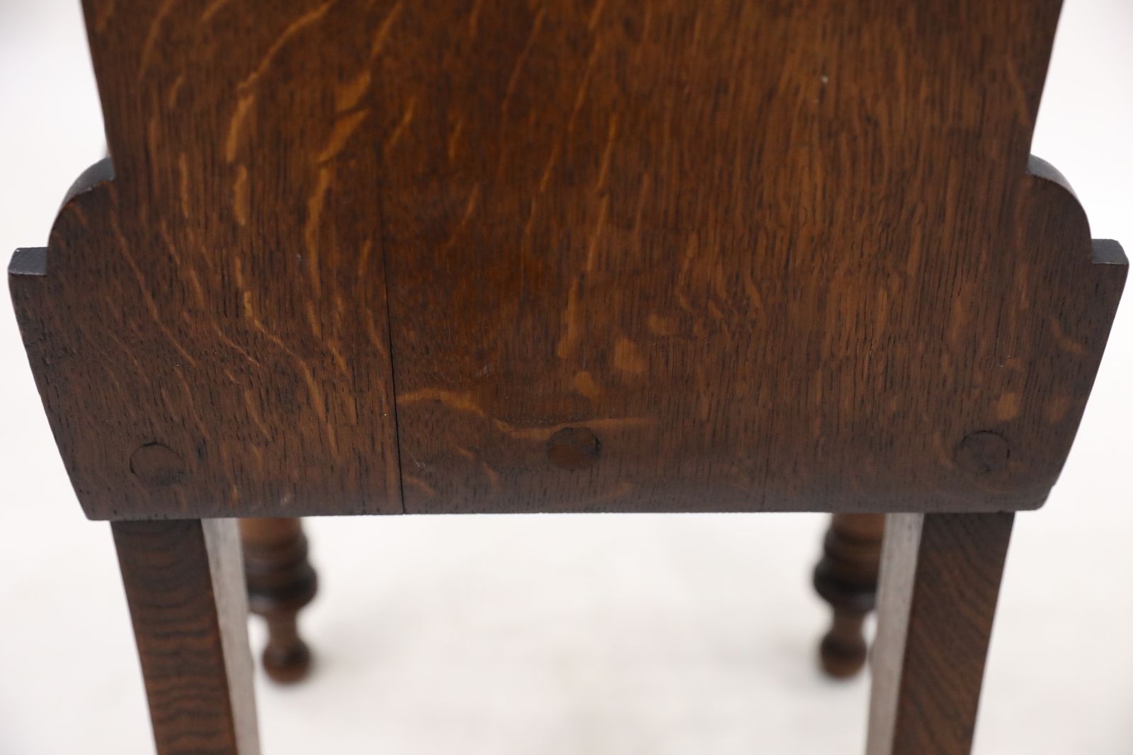 photo furniture Carved Antique William IV Hall/Bedroom Chair Quartersawn Oak Free Delivery