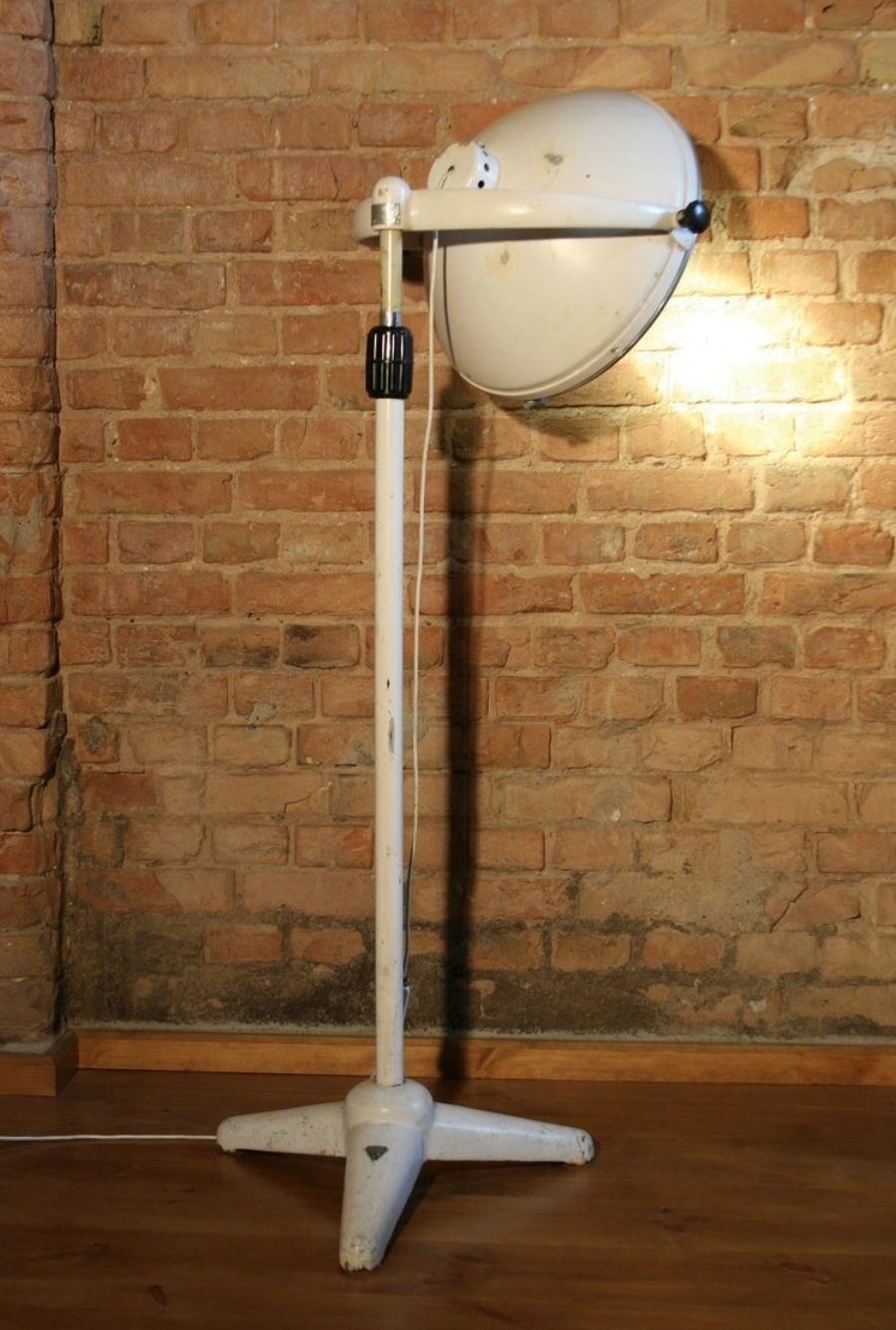 Vintage Medical Operating Lamp Famed 1 photo Lighting
