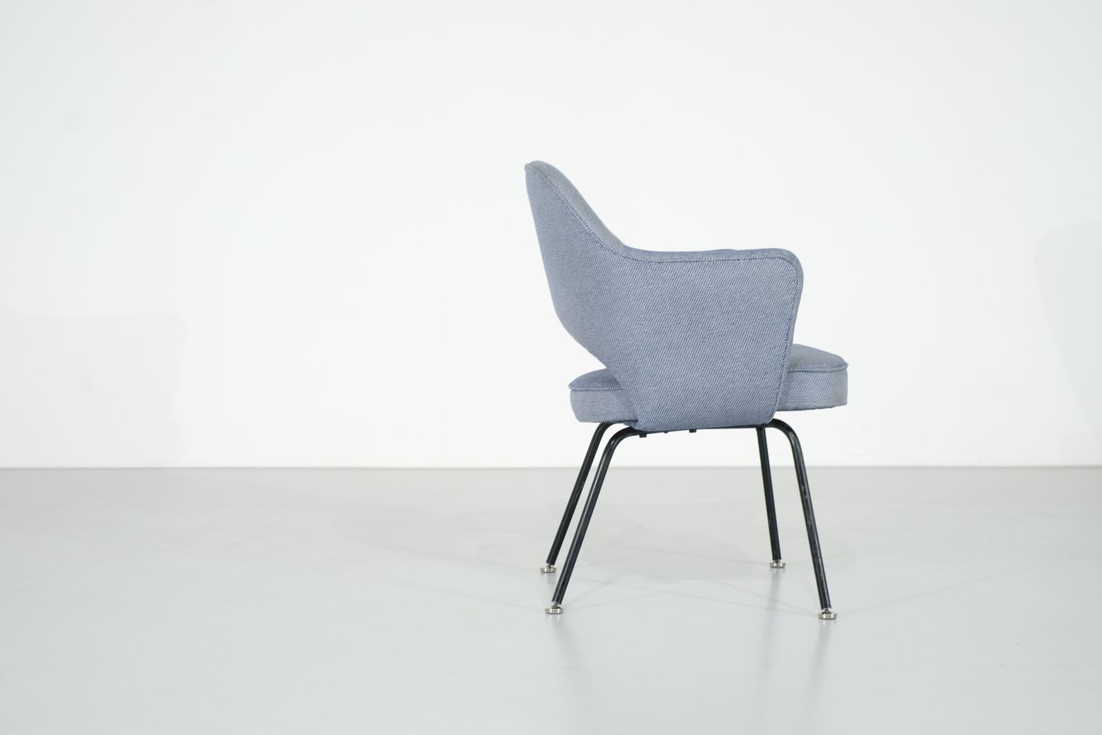 Armchair "Conference" By Eero Saarinen Produced By Knoll For Ibm, USA 1957. photo for sale