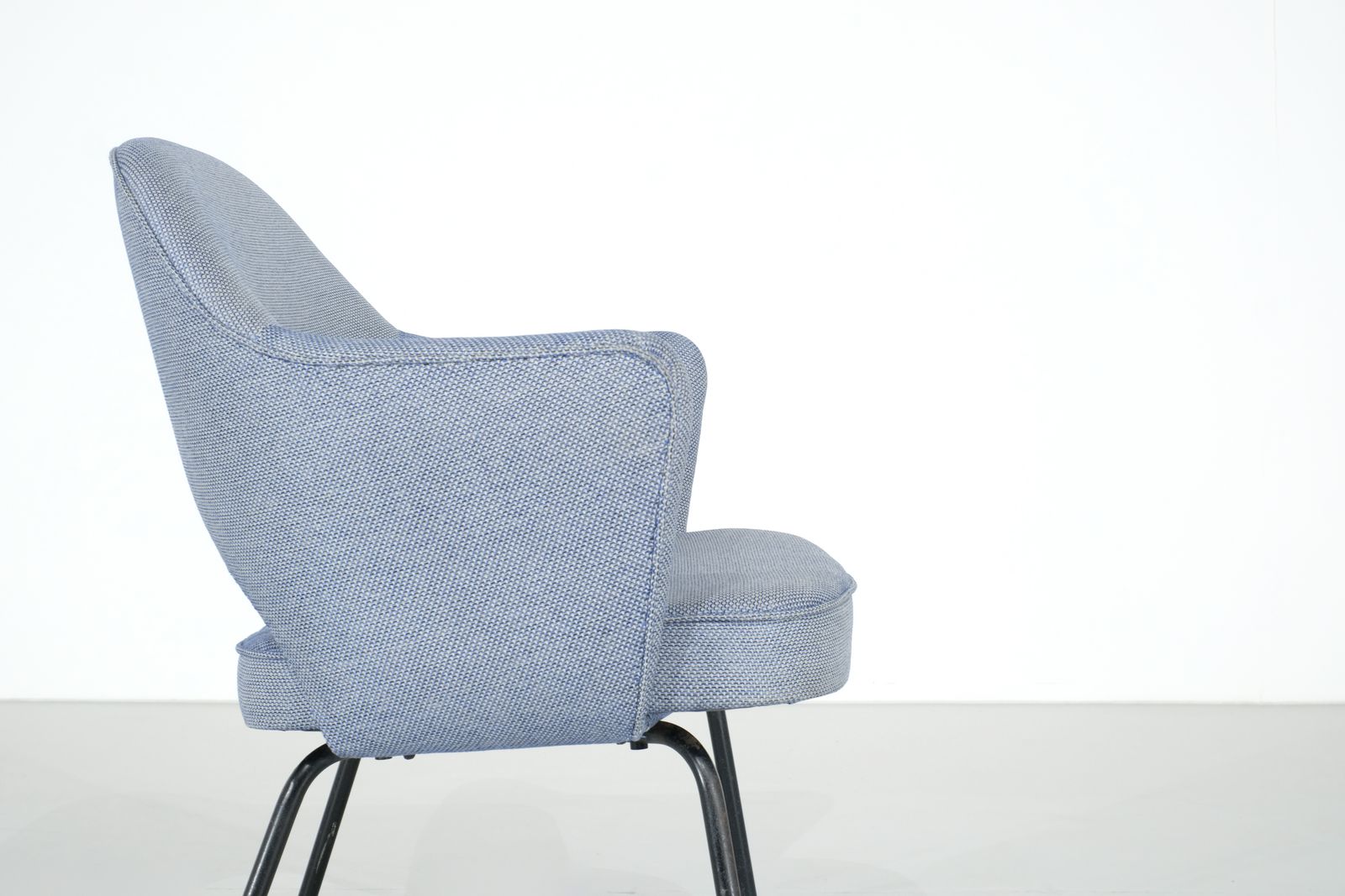Armchair "Conference" By Eero Saarinen Produced By Knoll For Ibm, USA 1957. photo vintage