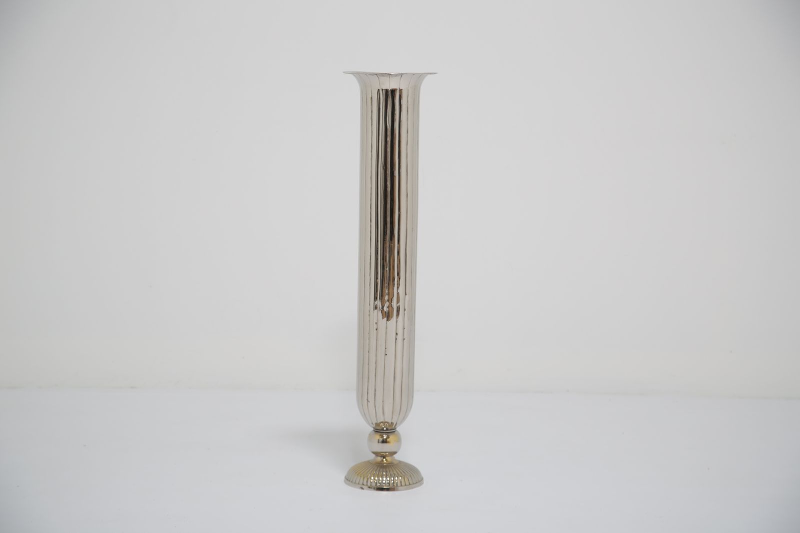 Vintage American Medium Tall Ribbed Trumpet Flute Vase, 1950s. photo 595.0