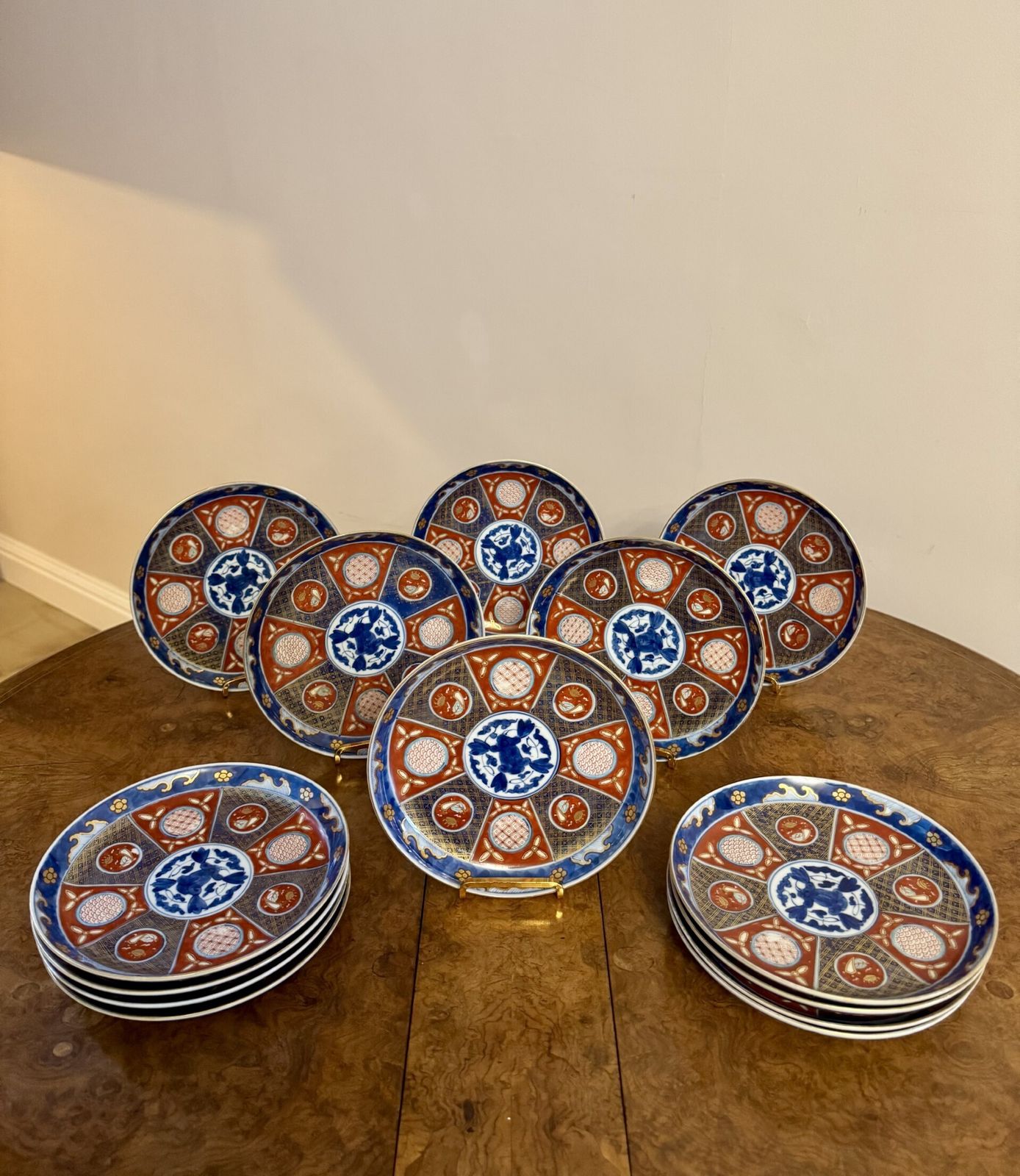 Outstanding Rare Collection Of Fourteen Matching Antique Japanese Imari Plates