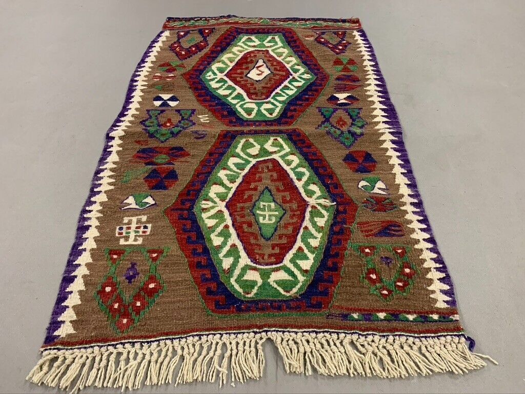 Small Vintage Turkish Kilim Rug 120x77 Cm Wool Kelim photo furniture