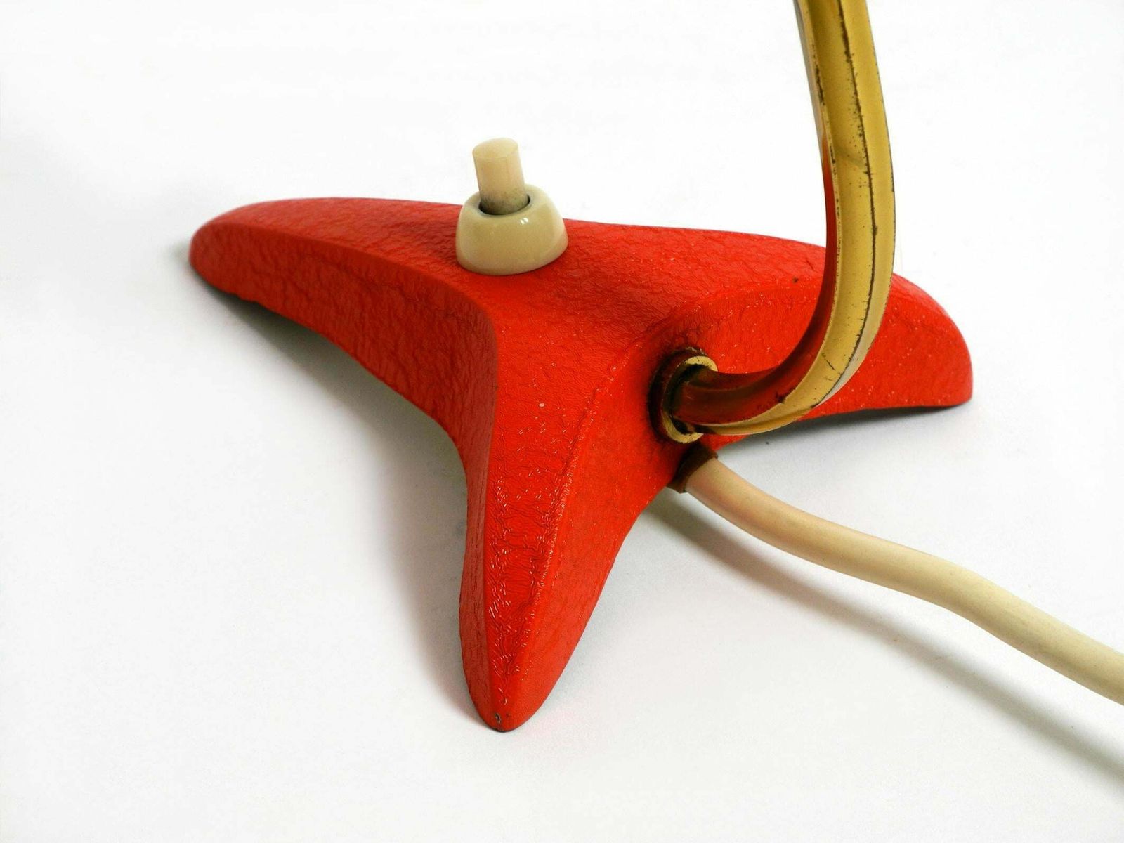 photo furniture Pair Of Beautiful Red Mid Century Diabolo Crow's Foot Table Lamps From Cosack