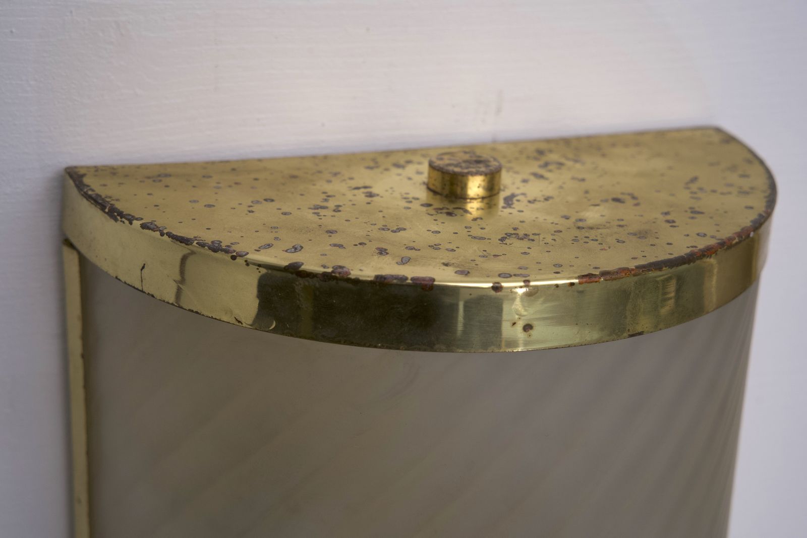 Rare Set Of Four Valentino Brass And Etched Glass Wall Sconces, Italy 1980s photo vintage