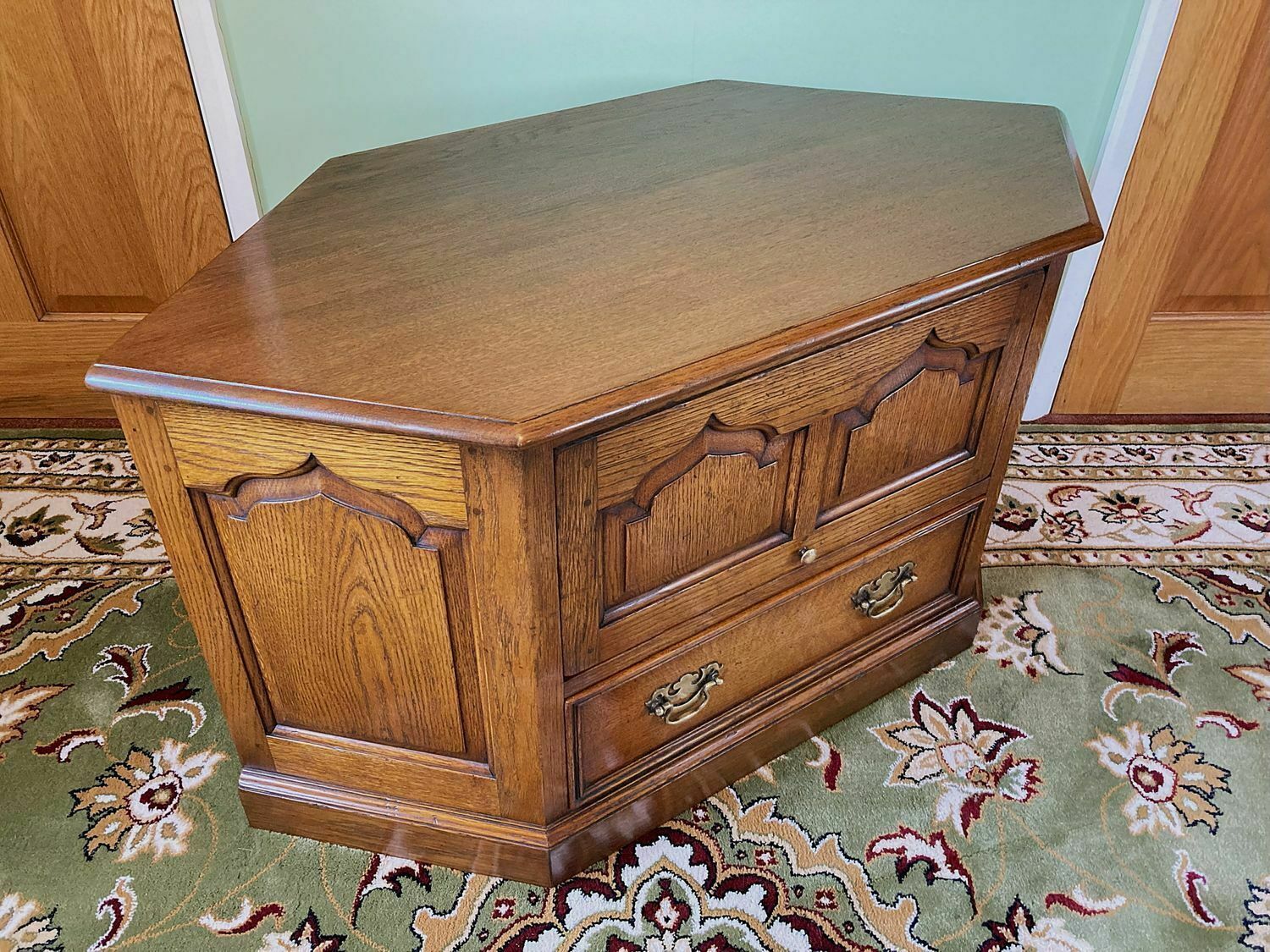 Royal Oak Canterbury Corner Tv Cabinet photo buy