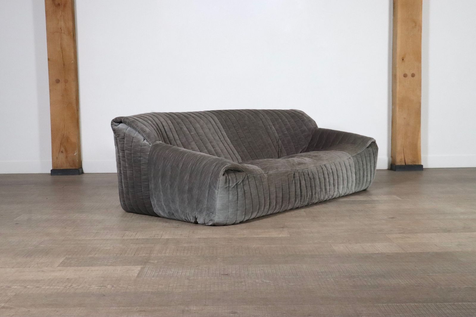 Original Cinna Sandra Three Seater Sofa In Velvet By Annie Hieronimus, France 1970s photo Furniture