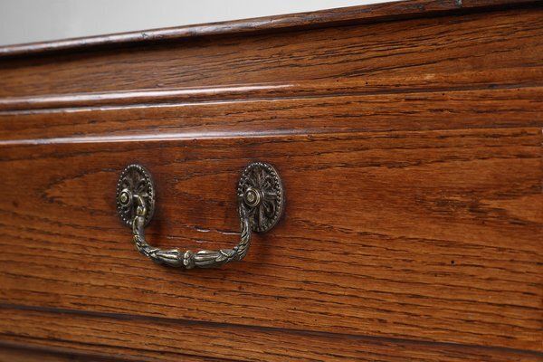 photo vintage French Rustic Chest Of Drawers In Oak With 3 Drawers, 1850s