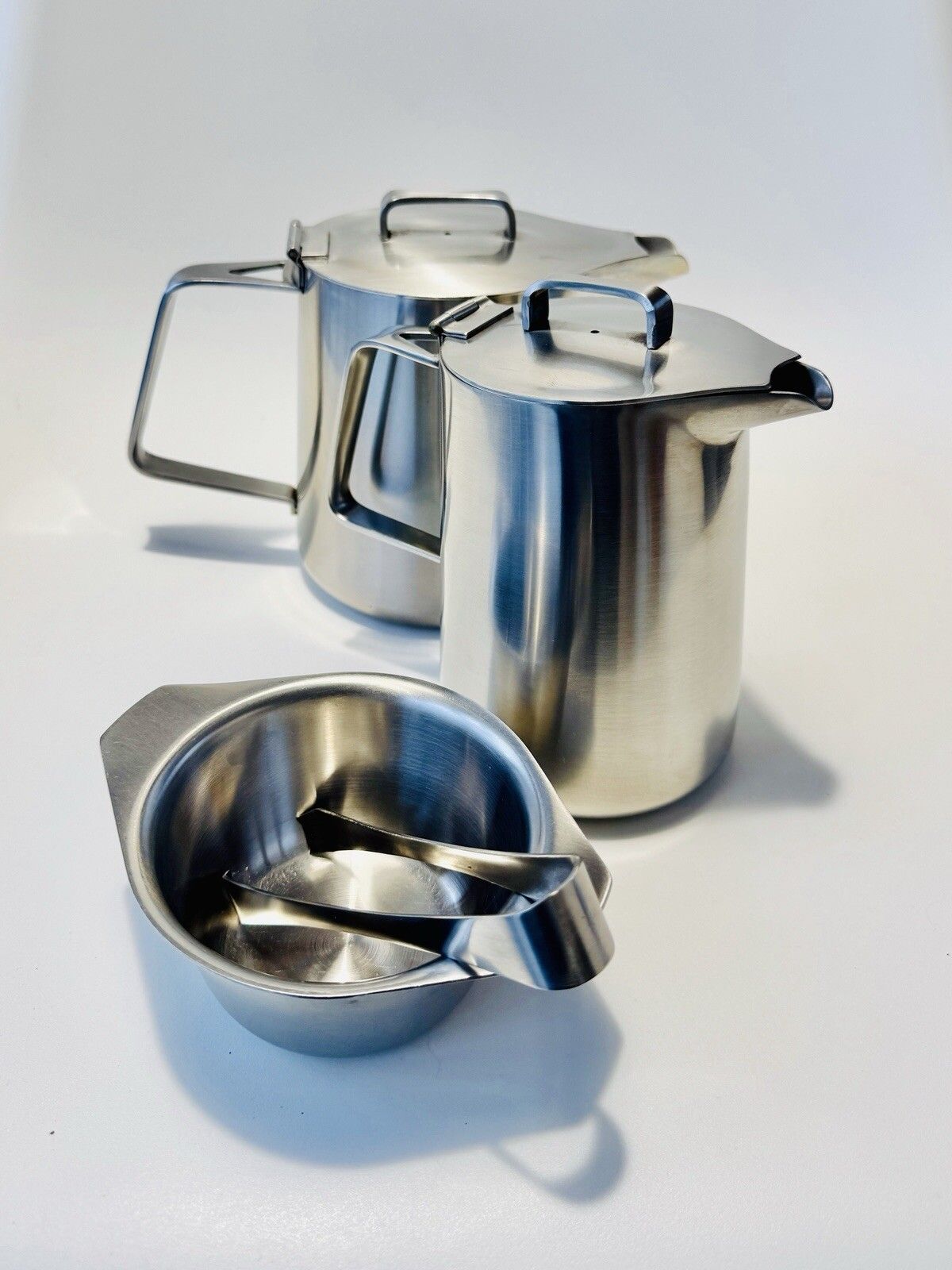 Old Hall Oriana Coffee & Hot Water Pots, Sugar Bowl & Tongs By Robert Welch