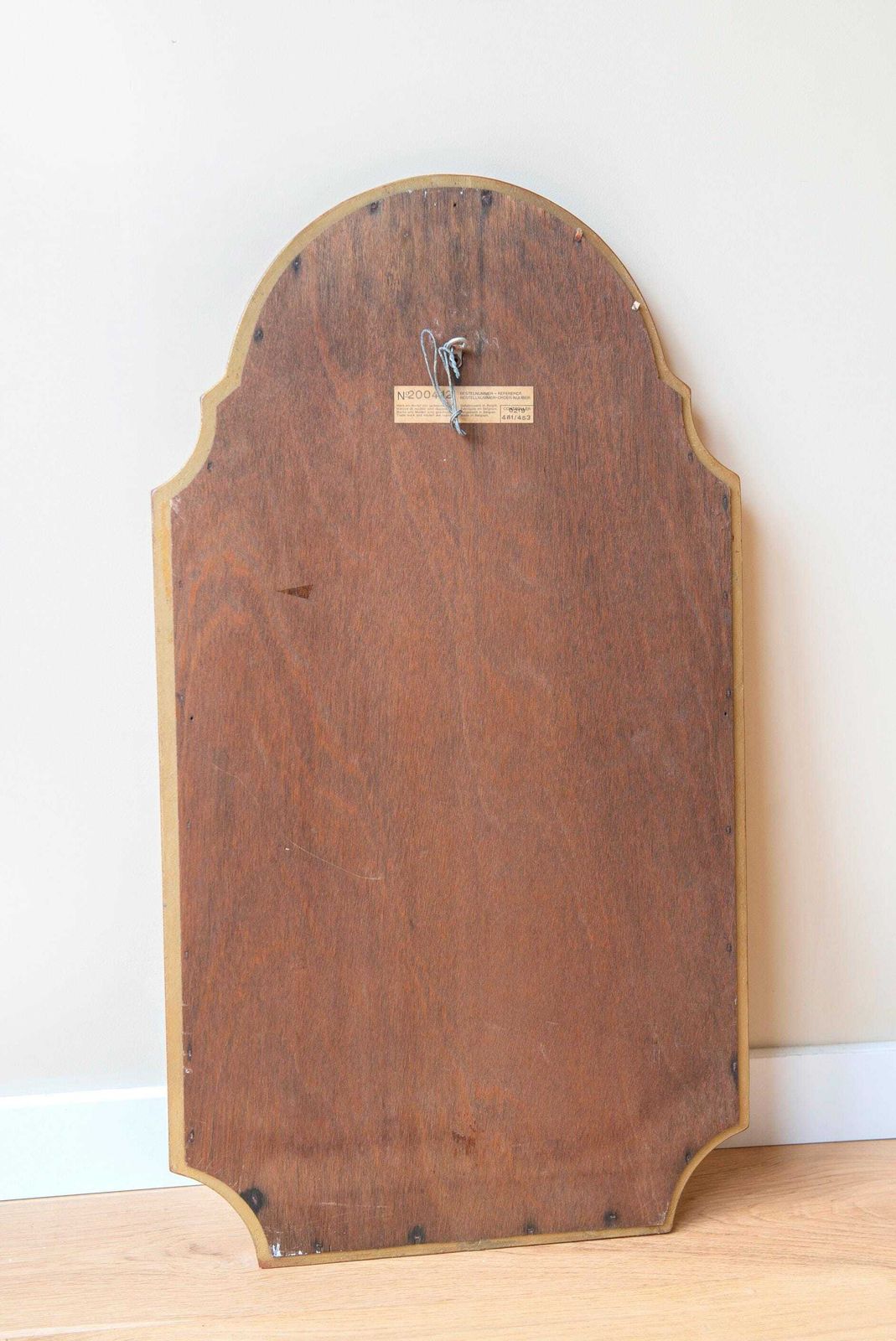 Grote Belgische spiegel, geschulpte vergulde wandspiegel, Deknudt, klassieke houten boogvorm, Hollywood Regency, gemaakt in België photo 245.0