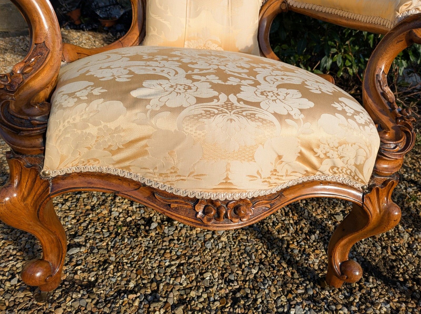 Super Pair Of Spoonback Walnut Armchairs Mid Victorian photo vintage