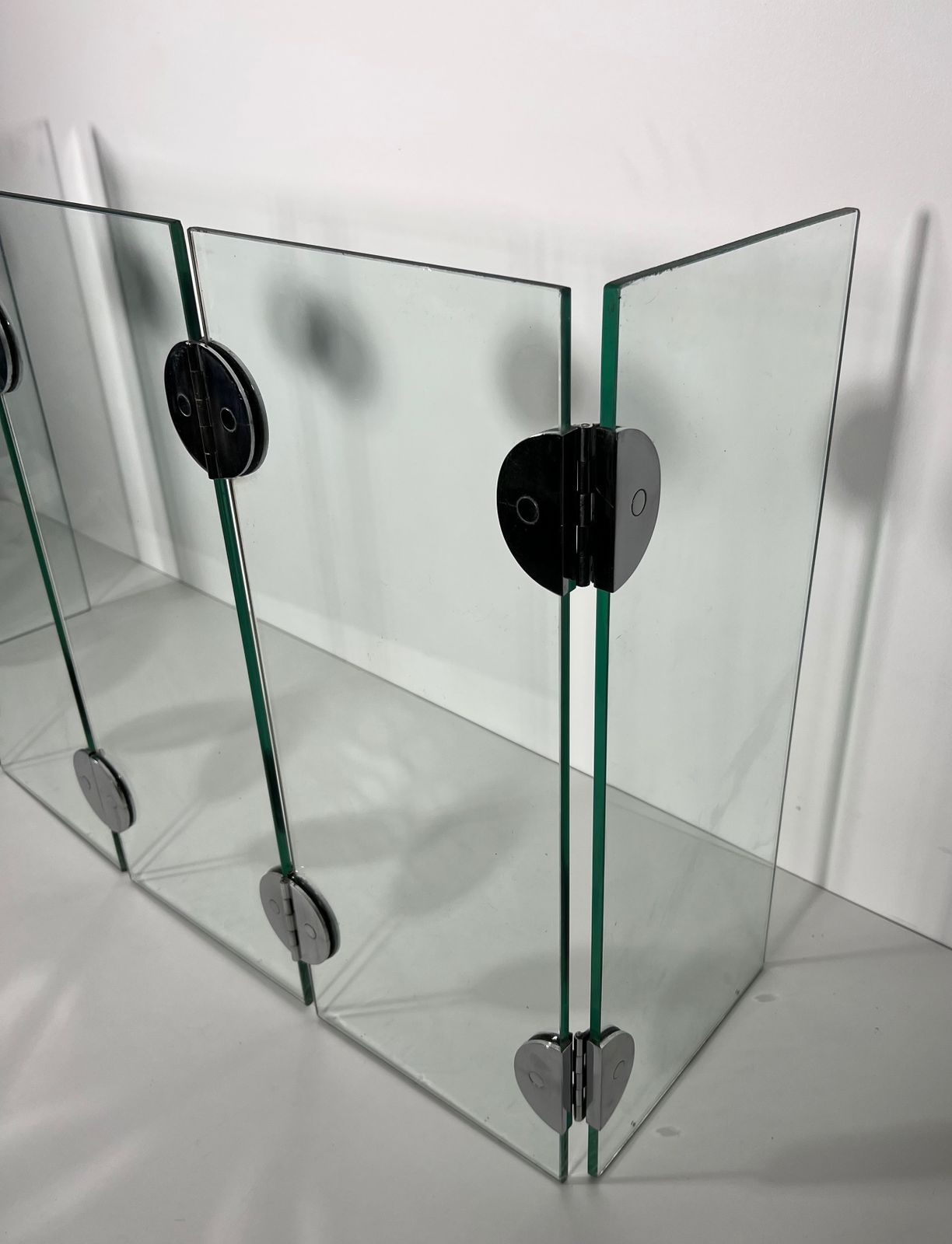 Exceptional Firewall With 6 Glass Panels And Chrome Hinges In The Taste Of Robert Mallet Stevens photo vinterior