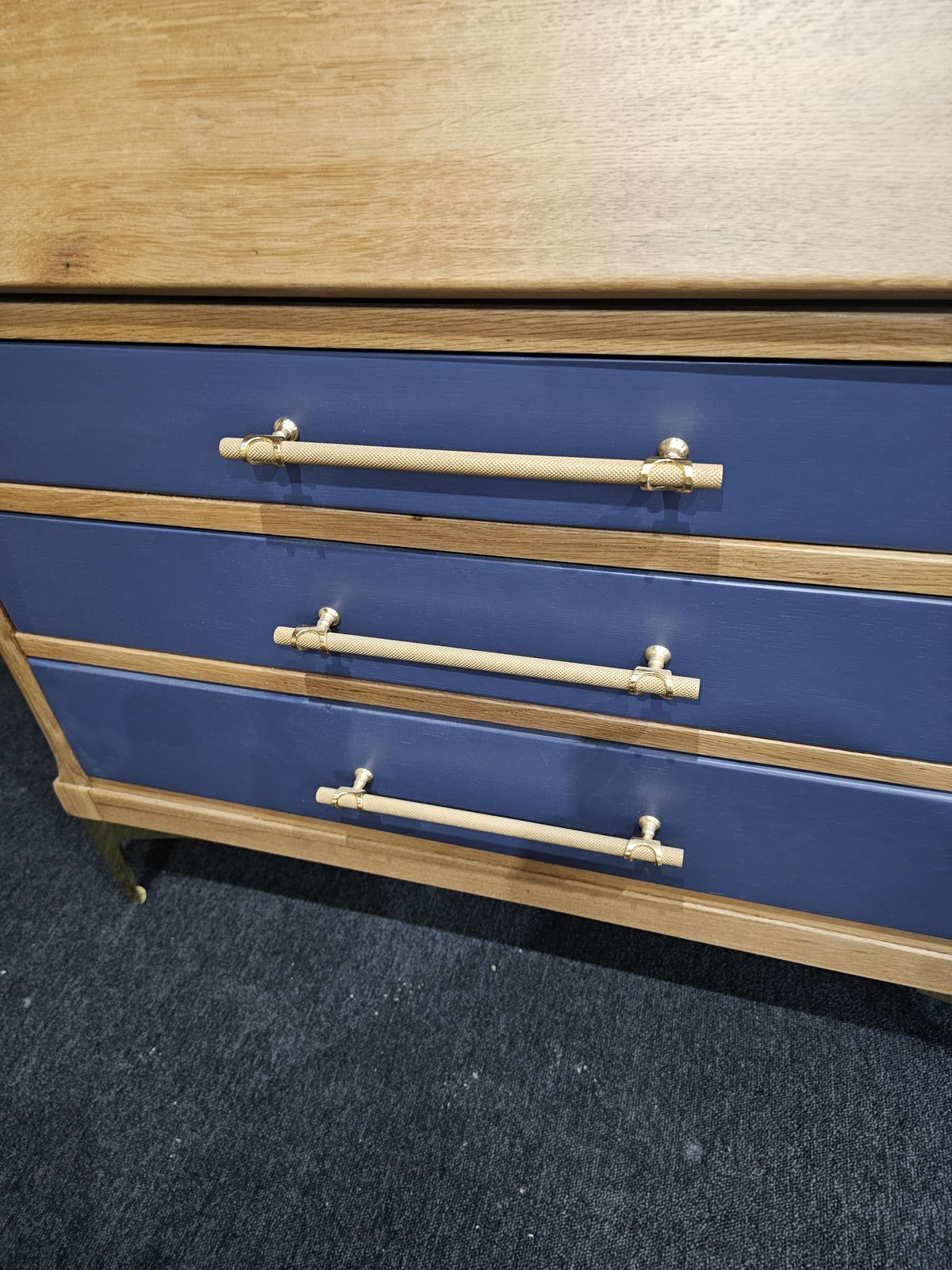 . Beautifully Restored And Refurbished Antique Writing Desk. Stripped Back To The Original English Oak.All Drawers Etc Are Really Hand Crafted Dovetailed And A Real Piece Of Genuine Furniture. Will Look Fantastic In Any Home . photo Furniture