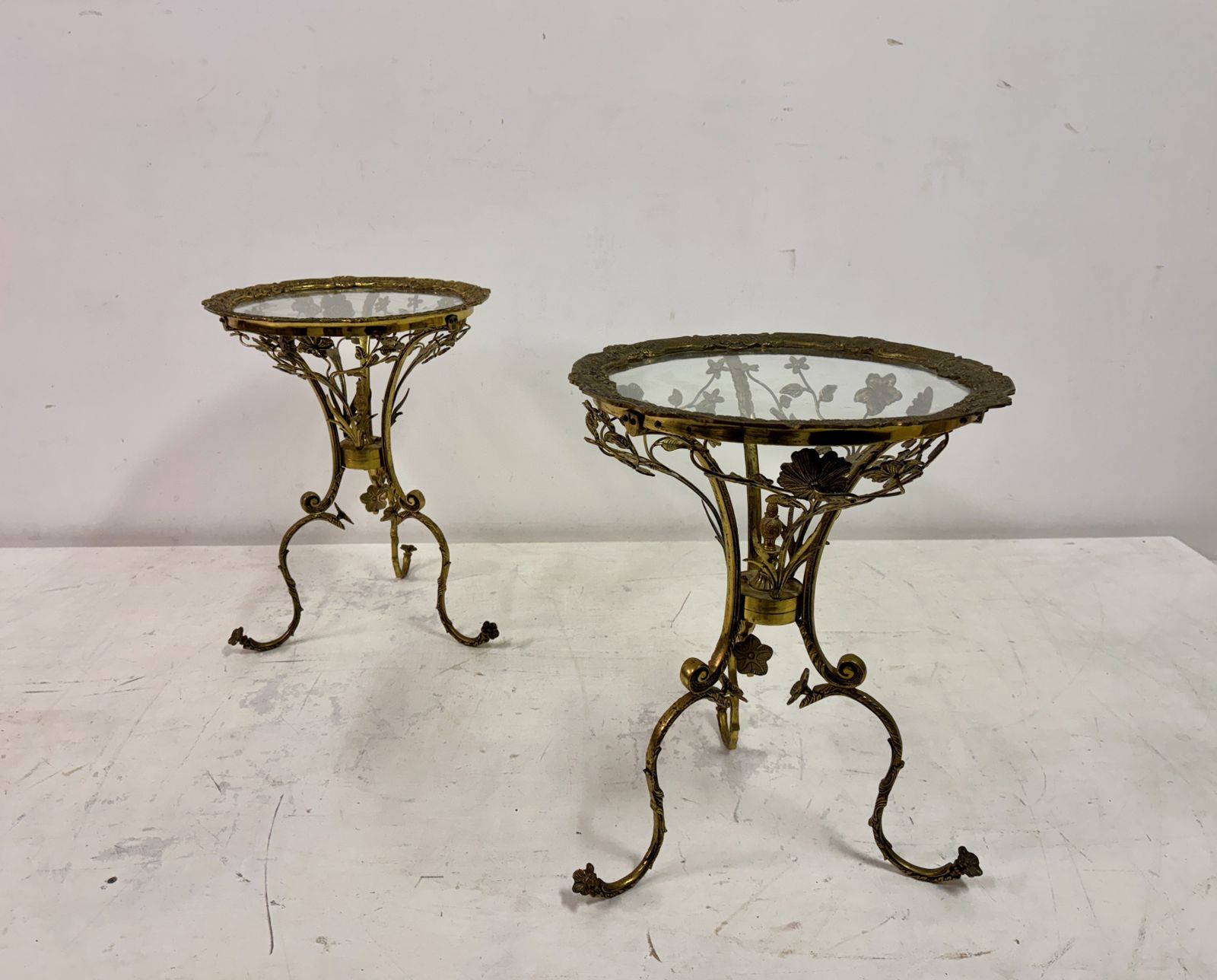 photo vinterior Pair Of Mid Century Spanish Brass Ornate Side Tables