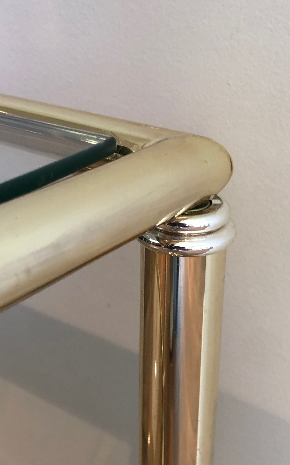 photo vinterior Pair Of Rounded Brass And Silver Metal Sofa End Tables