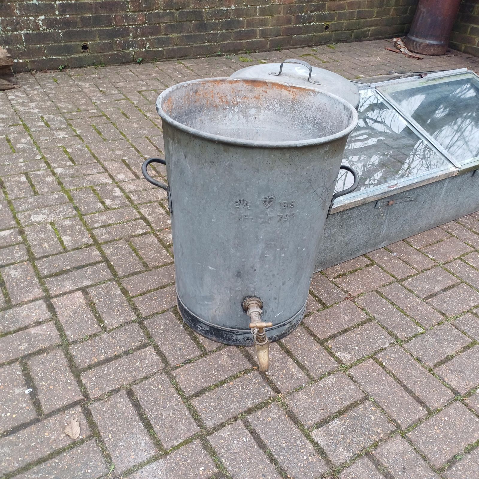 photo for sale Zinc Agricultural Statement Planter Milk Churn Dairy Equipment Fermentation Vessel