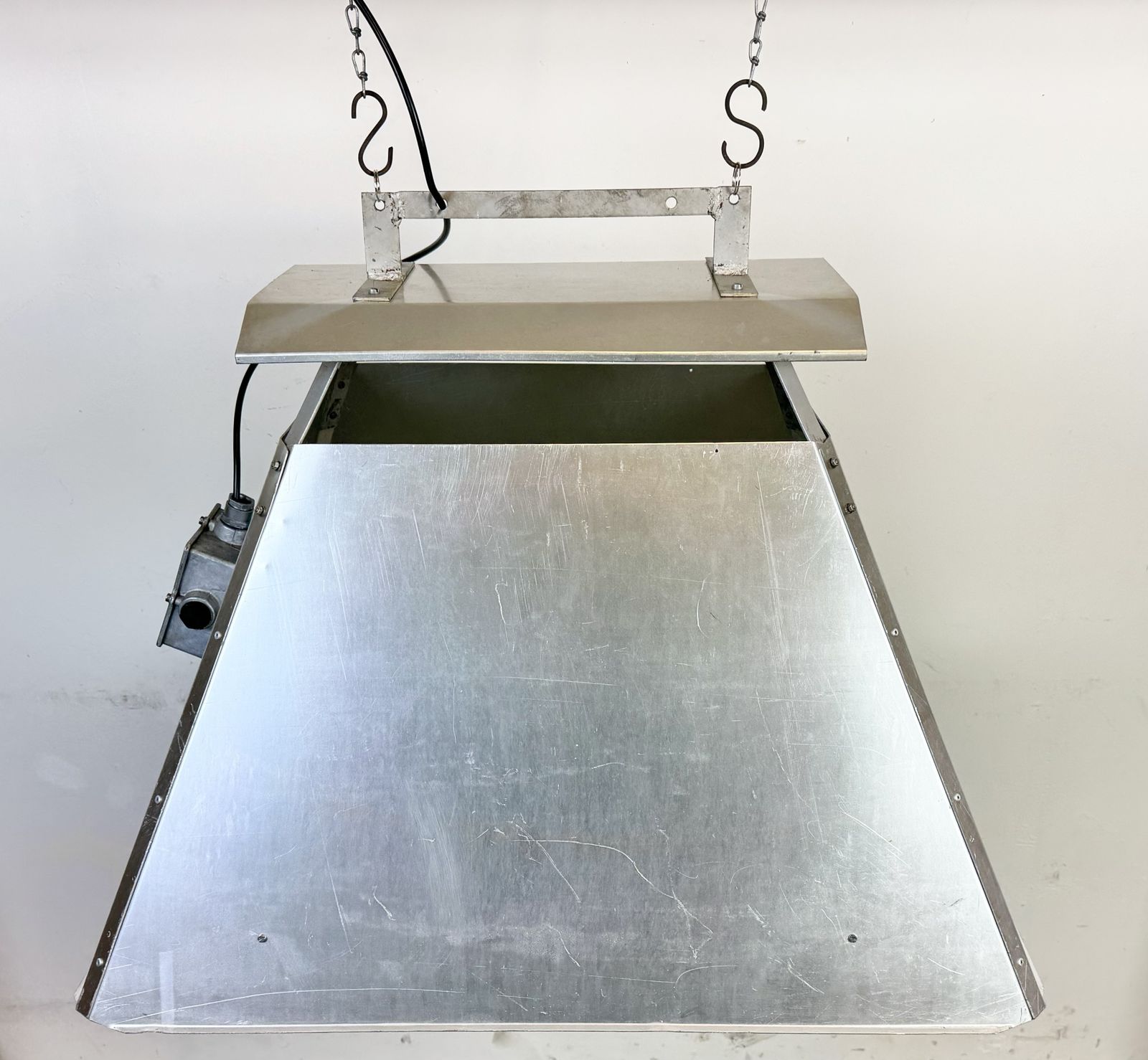 Large Silver Industrial Factory Pendant Lamp From Elektrosvit, 1970s, 95x photo Lighting