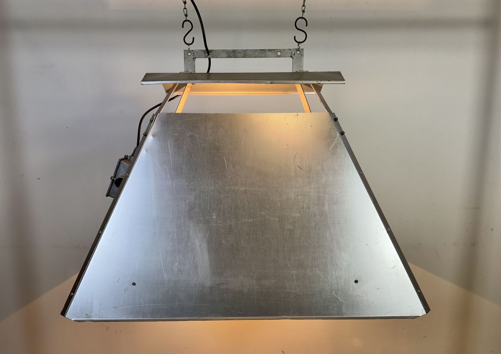 photo vinterior Large Silver Industrial Factory Pendant Lamp From Elektrosvit, 1970s, 95x