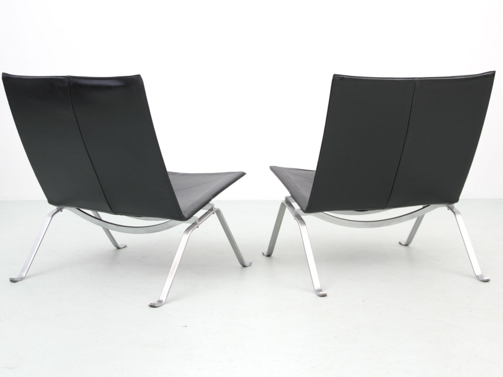 Mid Century Modern Scandinavian Pair Of Pk 22 By Poul Kjaerholm For Kold Christensen photo buy