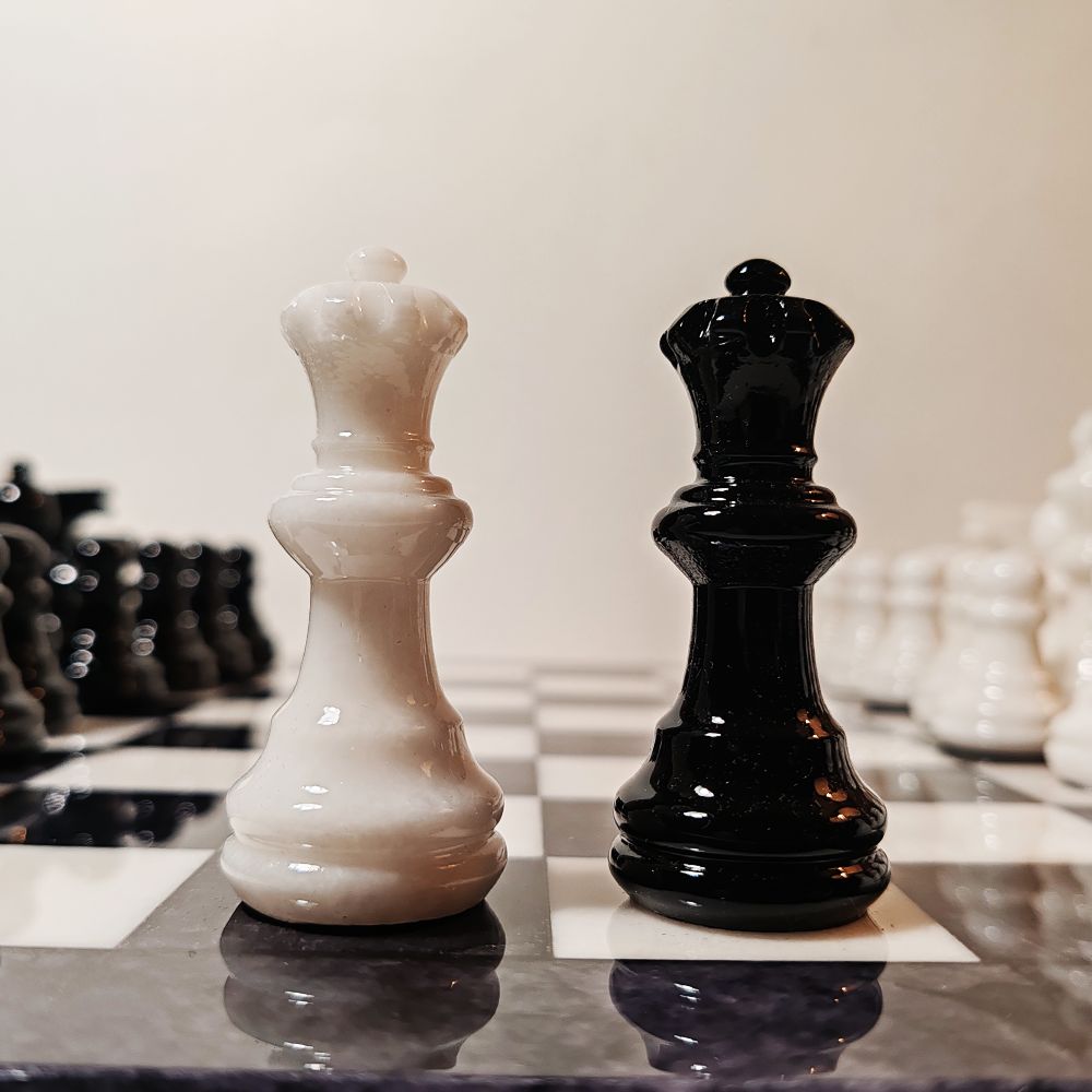 1970s Stunning Chess Set In Hand Carved Alabaster Of Volterra   Black And White   Made In Italy photo buy