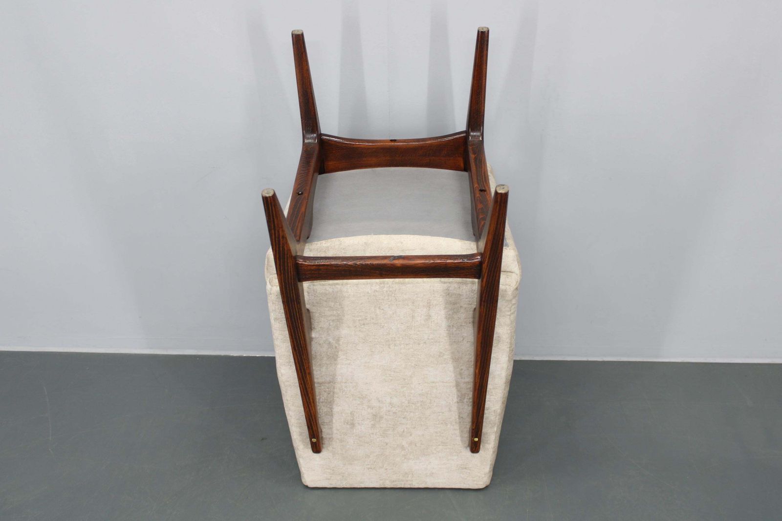 photo vintage 1970s Set Of Eight Restored Dining Chairs, Czechoslovakia