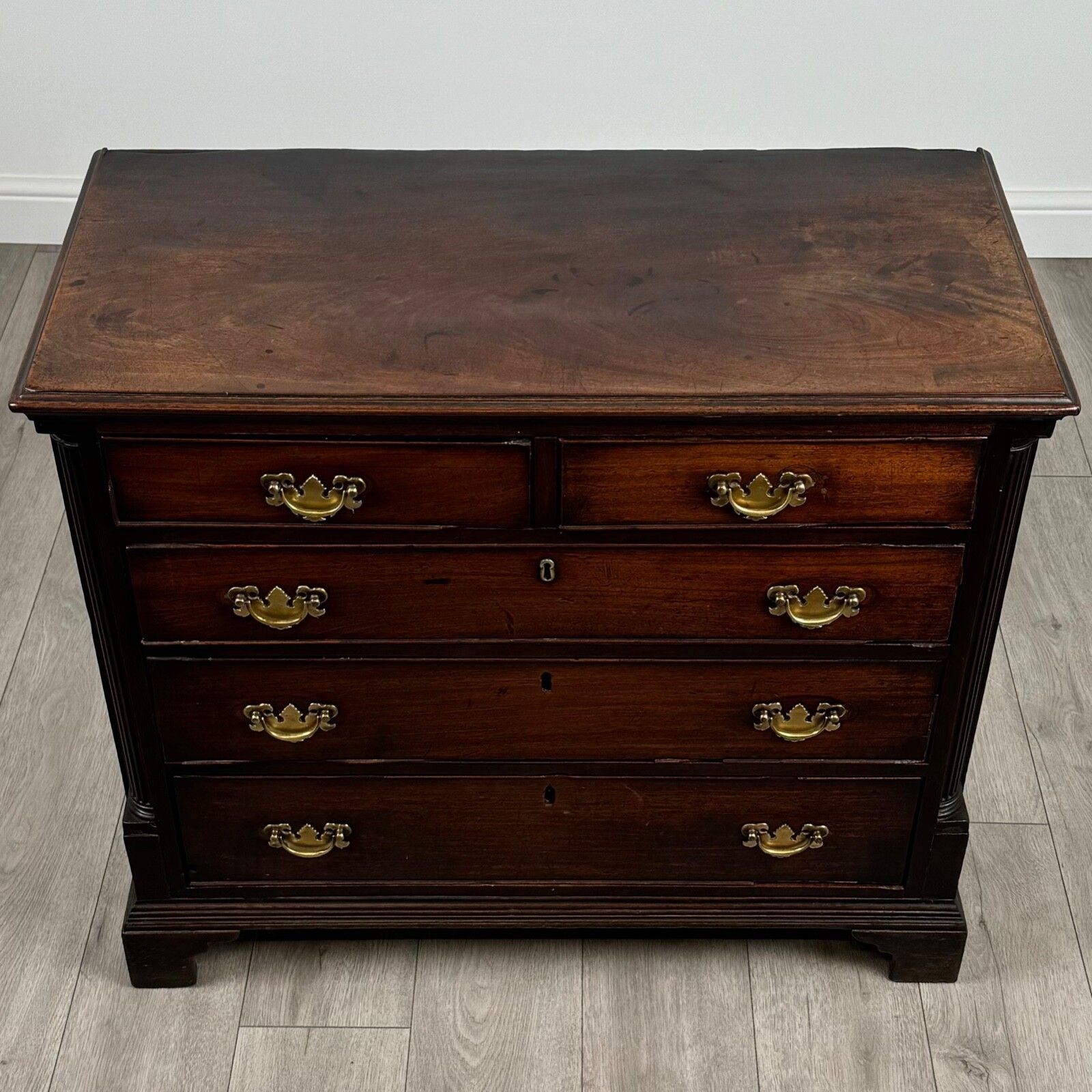 photo furniture Antique 18th Century Small Chest Of Drawers In Mahogany