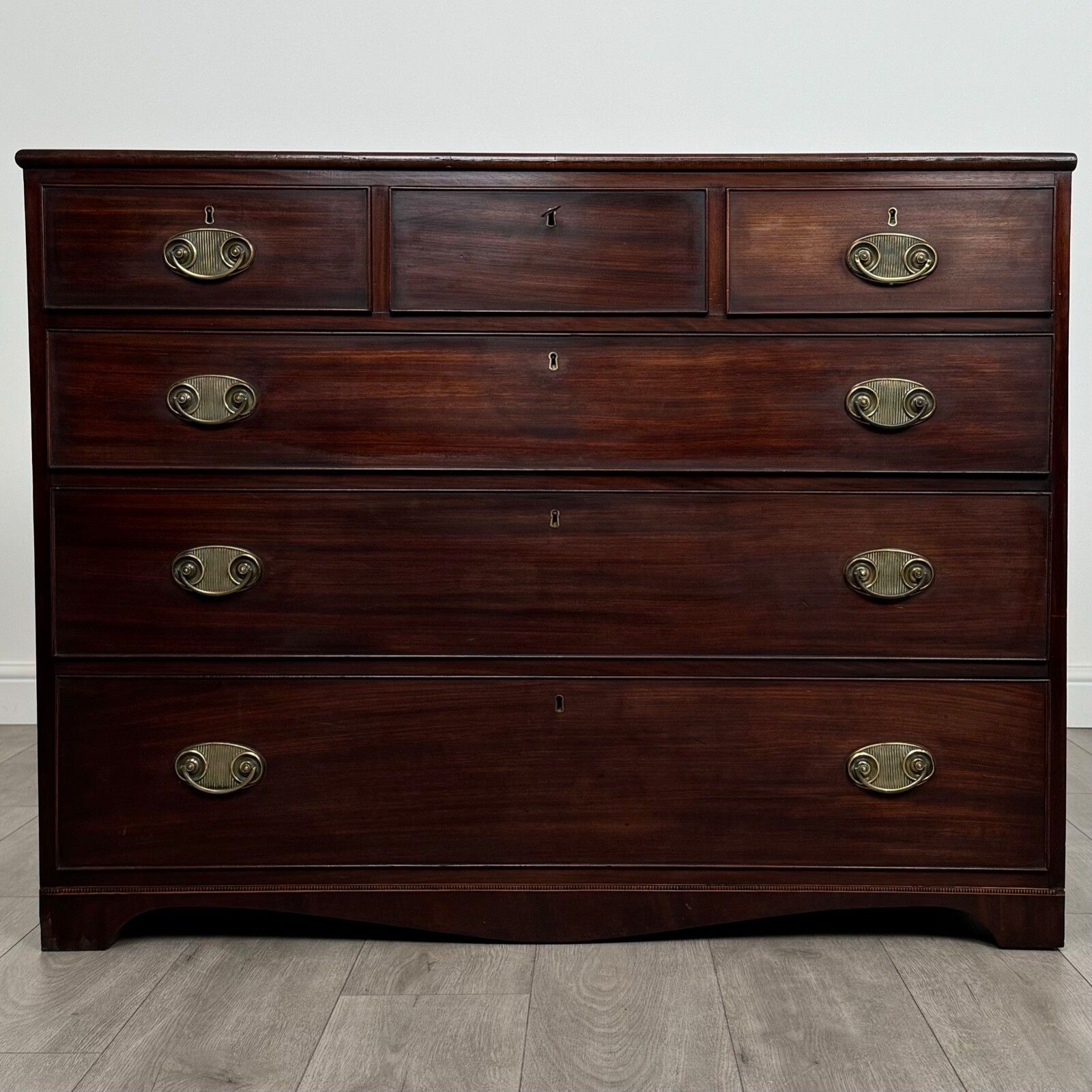 Antique 18th Century Fine Quality Chest Of Drawers In Mahogany