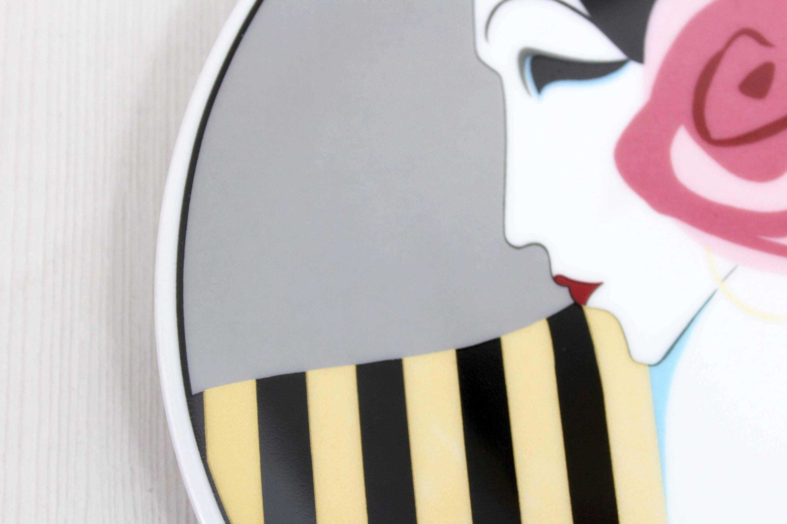 Art Deco Plate With A Representation Of Roberto Tortoli photo vinterior