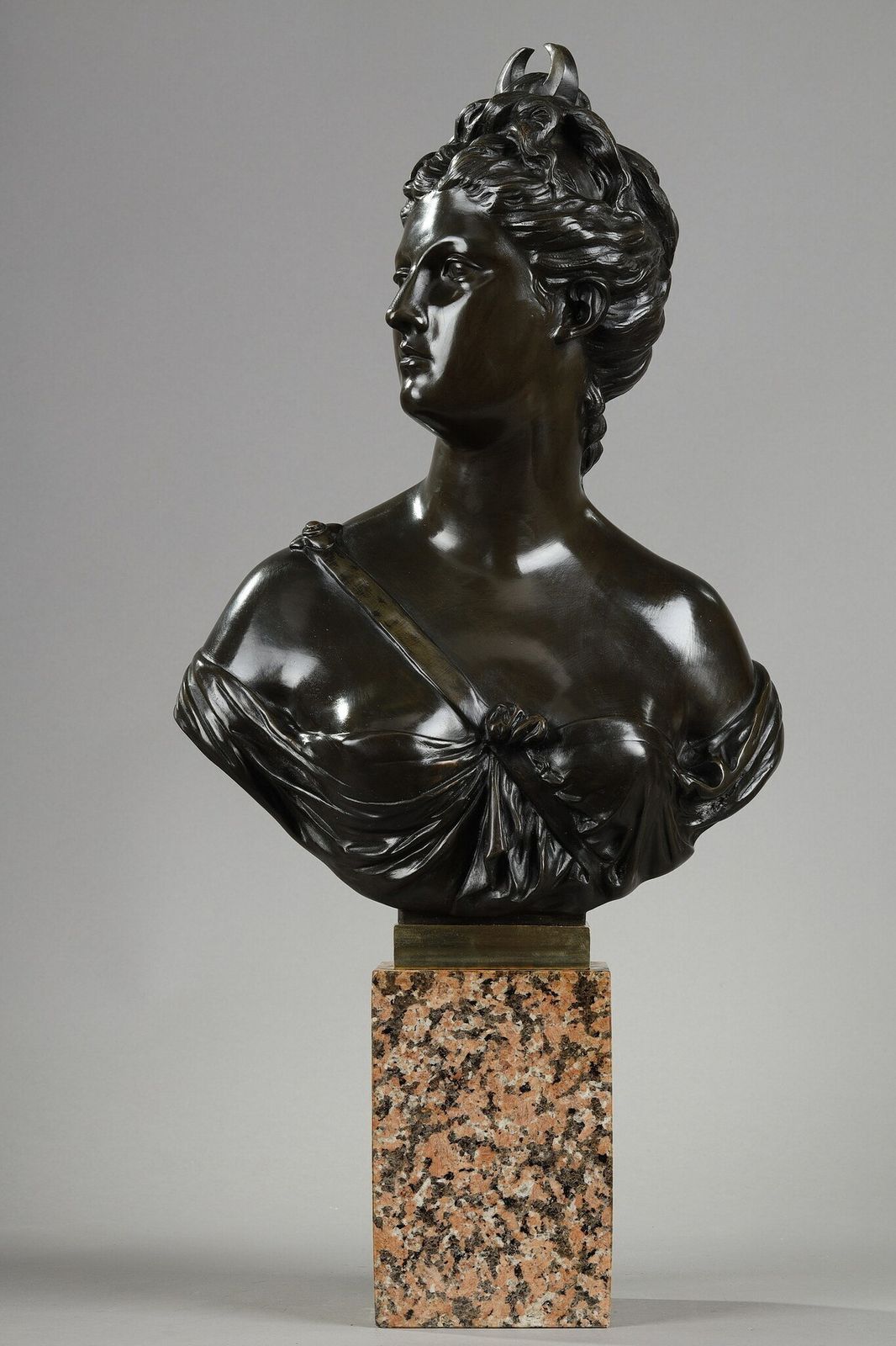Bust In Bronze Of "Diane Chasseresse" After Houdon