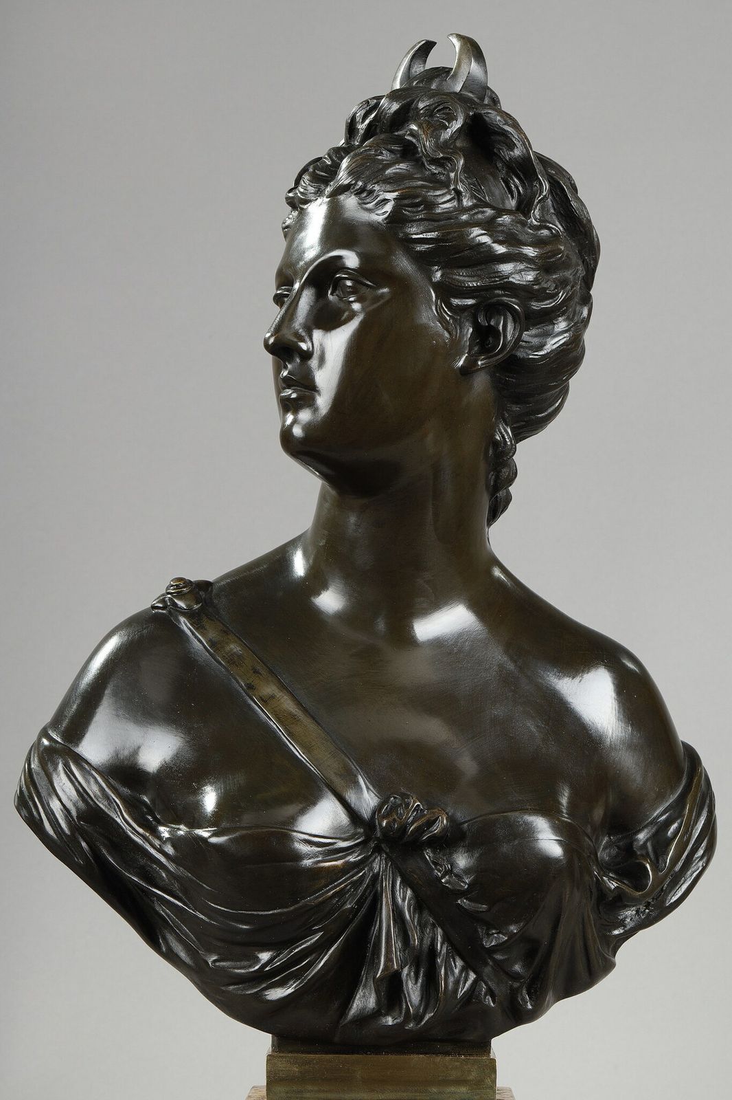 Bust In Bronze Of "Diane Chasseresse" After Houdon photo buy