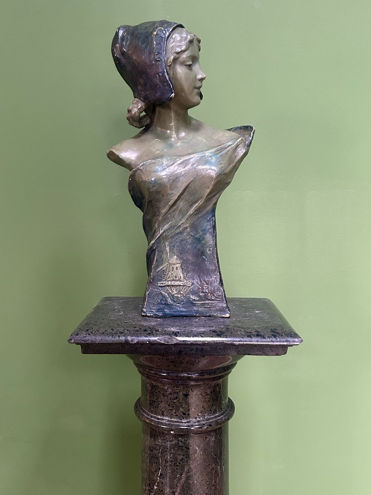 Art Antique Art Nouveau Goldscheider Polychrome Terracotta Bust Of A Dutch Maiden C.1900 photo
