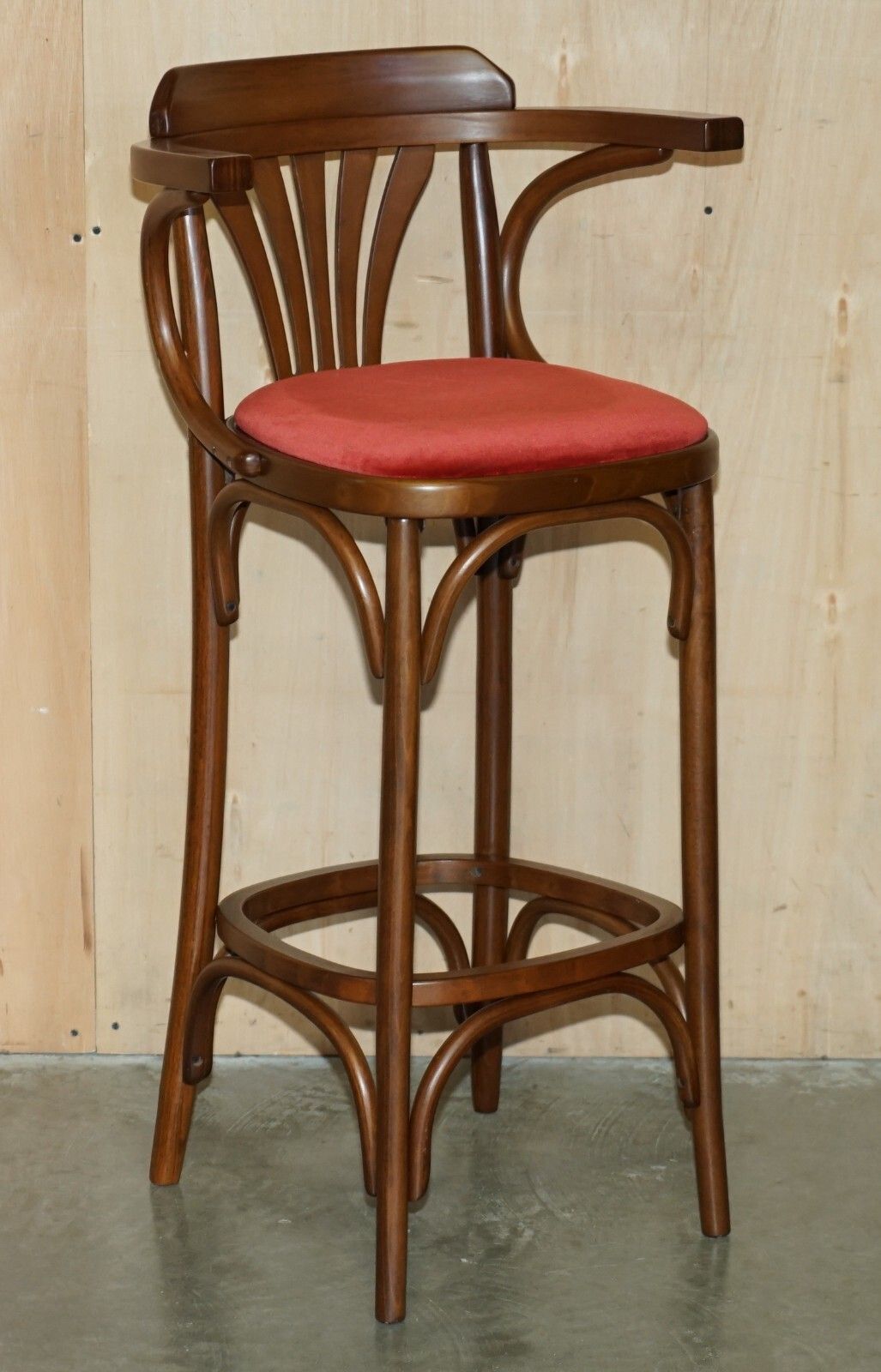 photo buy Suite Of Five Bentwood Thonet Bar Stools For Kitchens Cocktail At Home Bars Etc