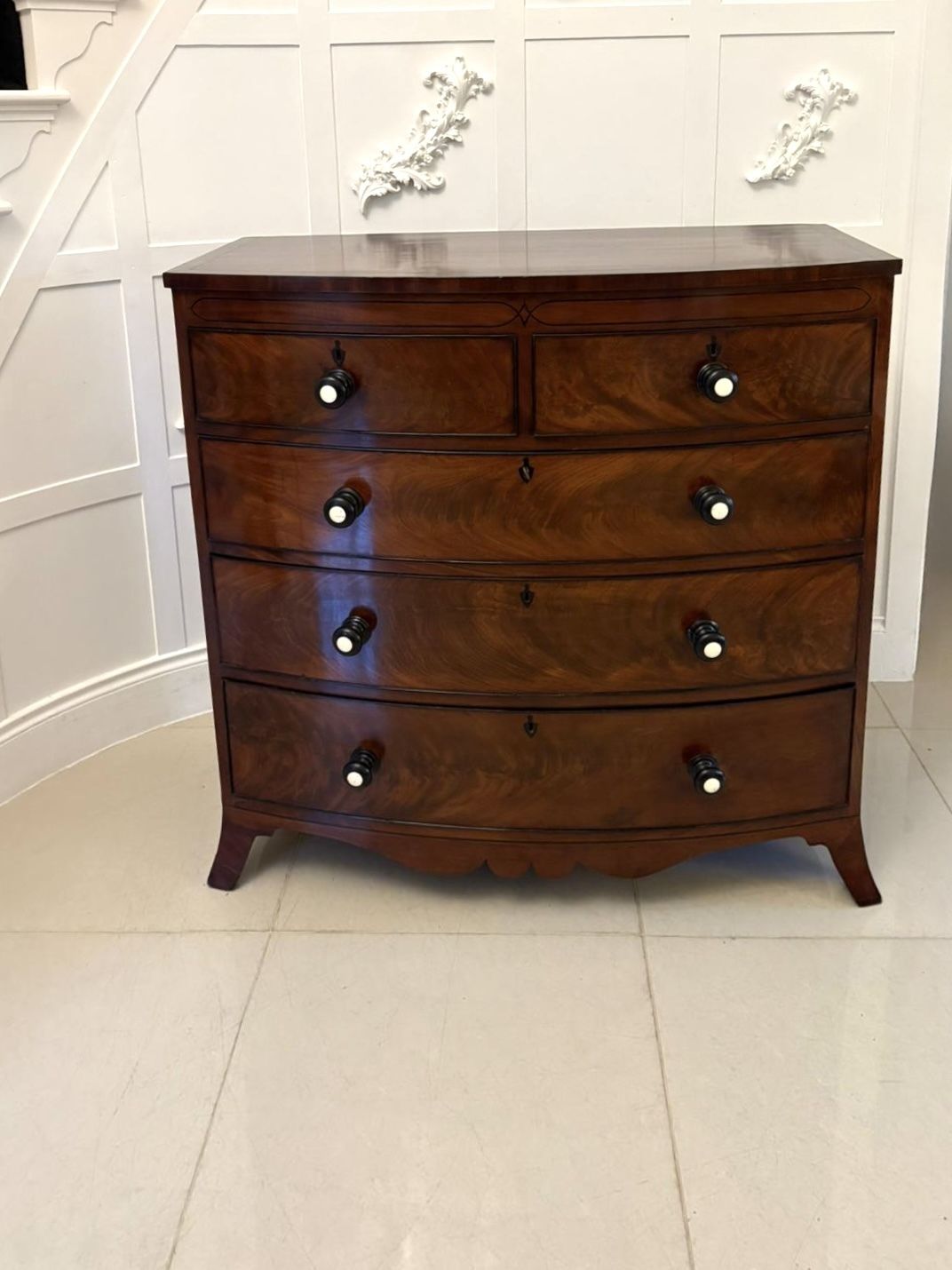 Outstanding Quality Antique Figured Mahogany Bow Fronted Chest Of 5 Drawers