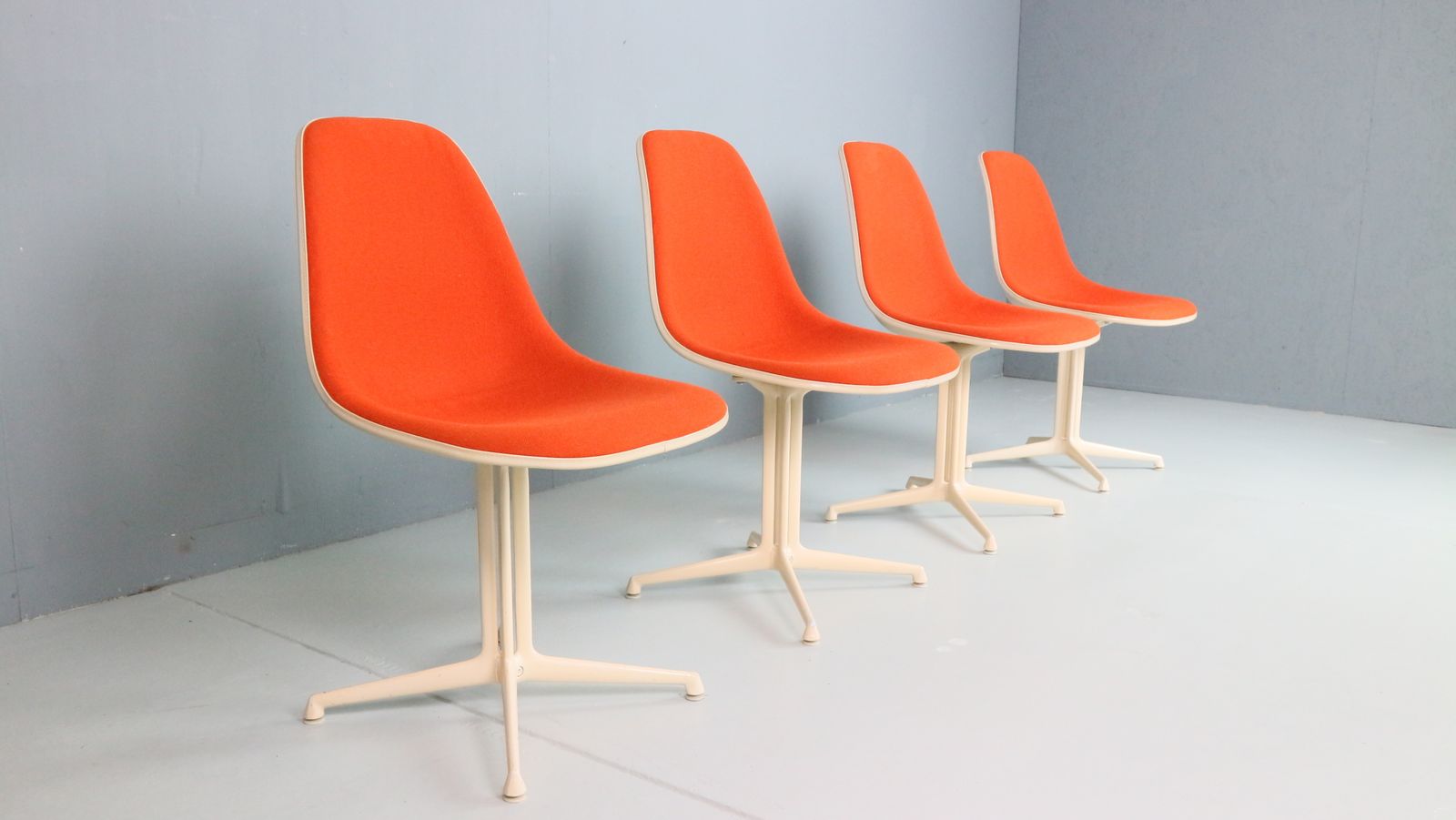 Charles & Ray Eames Set Of 4 Orange "La Fonda" Chairs For Herman Miller, 1960 photo 3120.0