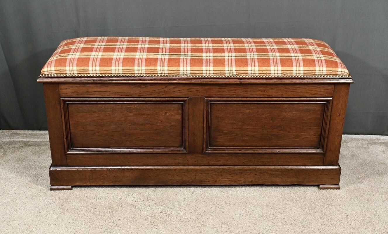 Oak Landing Chest Bench – Early 20th Century photo for sale