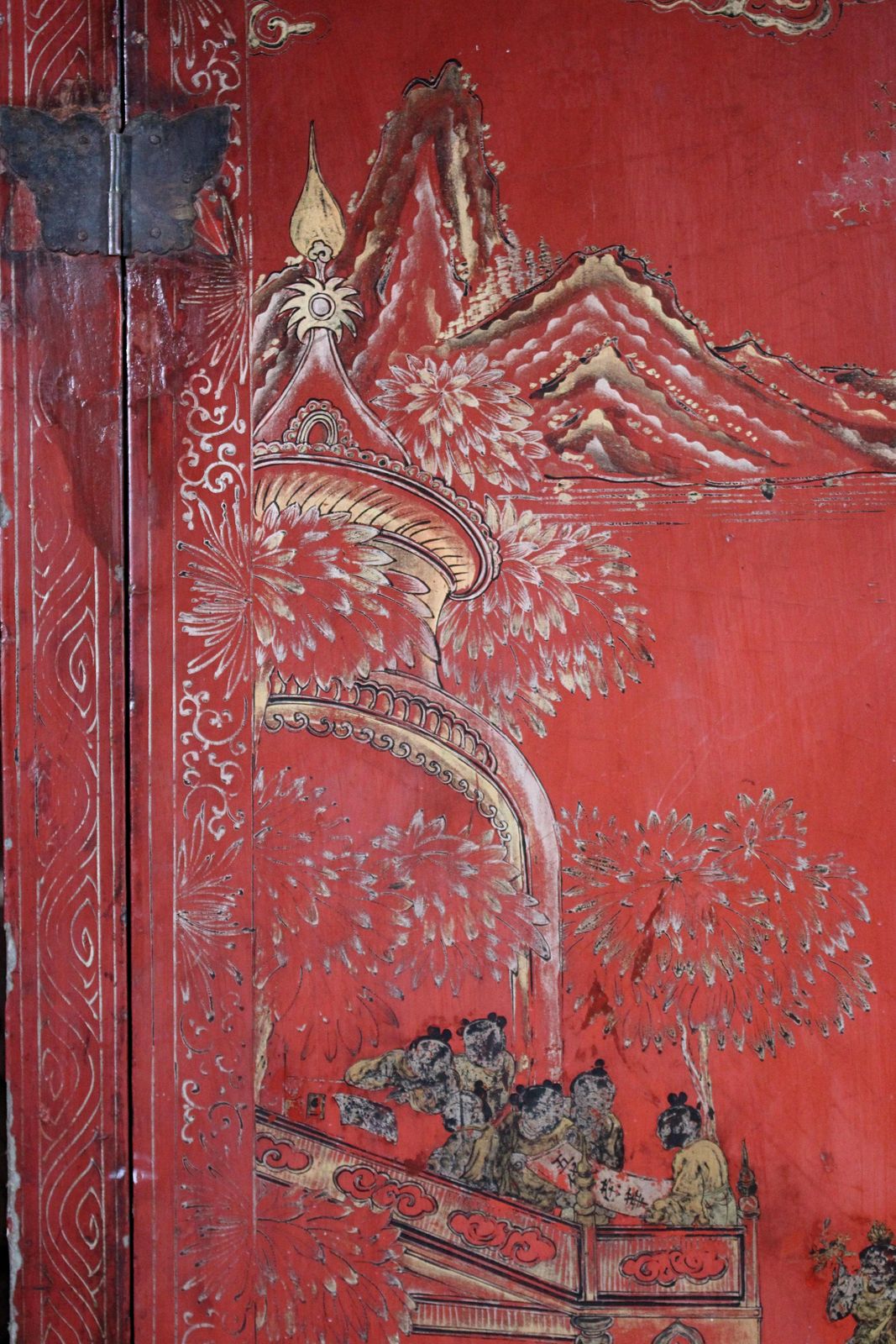 photo furniture 19th C English Country House Scarlet Red Chinoiserie Lacquered Cabinet Armoire