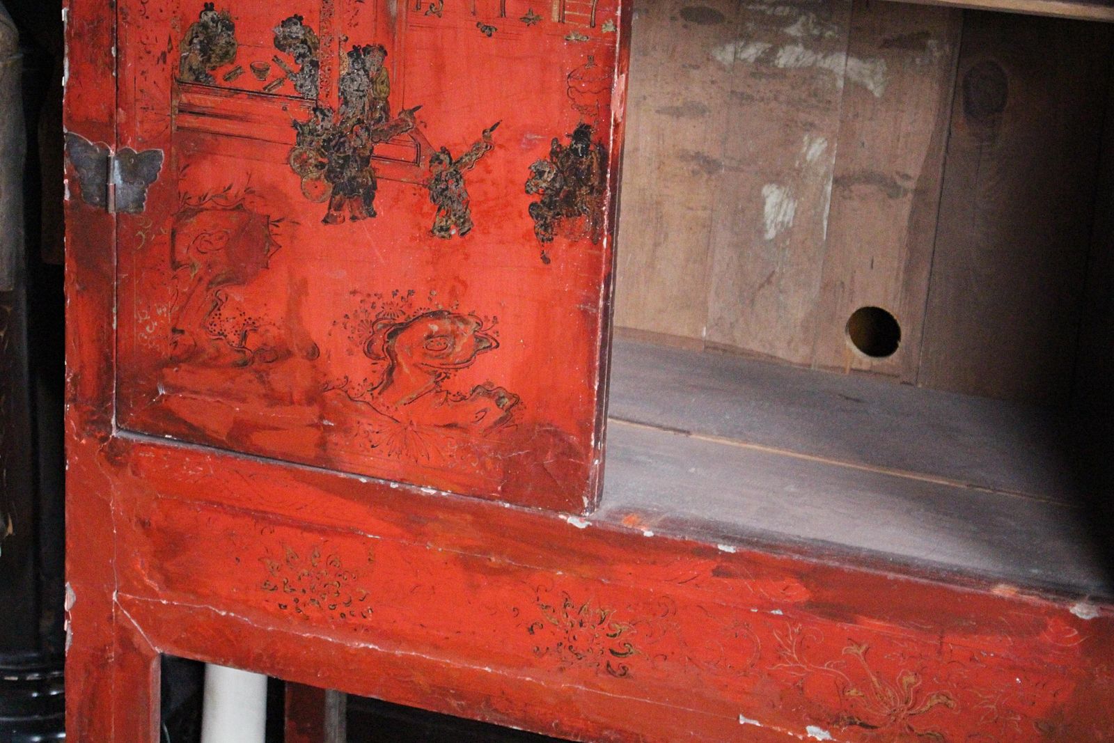 Furniture 19th C English Country House Scarlet Red Chinoiserie Lacquered Cabinet Armoire photo